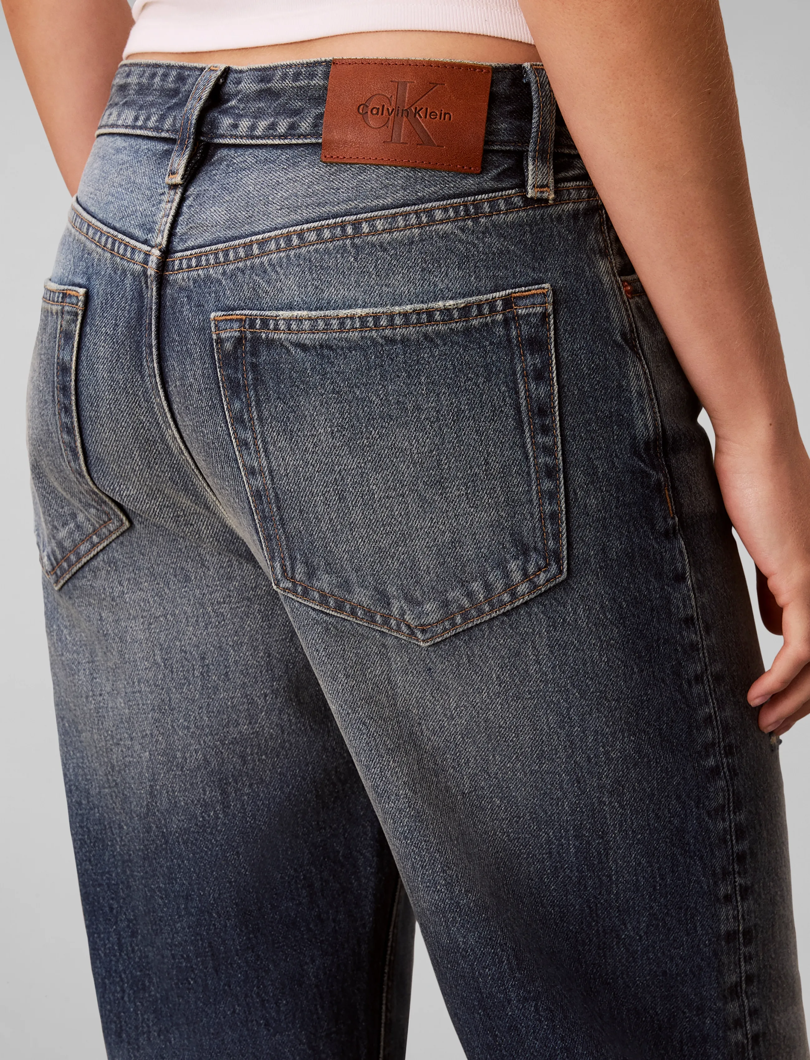 Calvin Klein Jeans 90S Straight Worn Peak jeans dam – bild 6