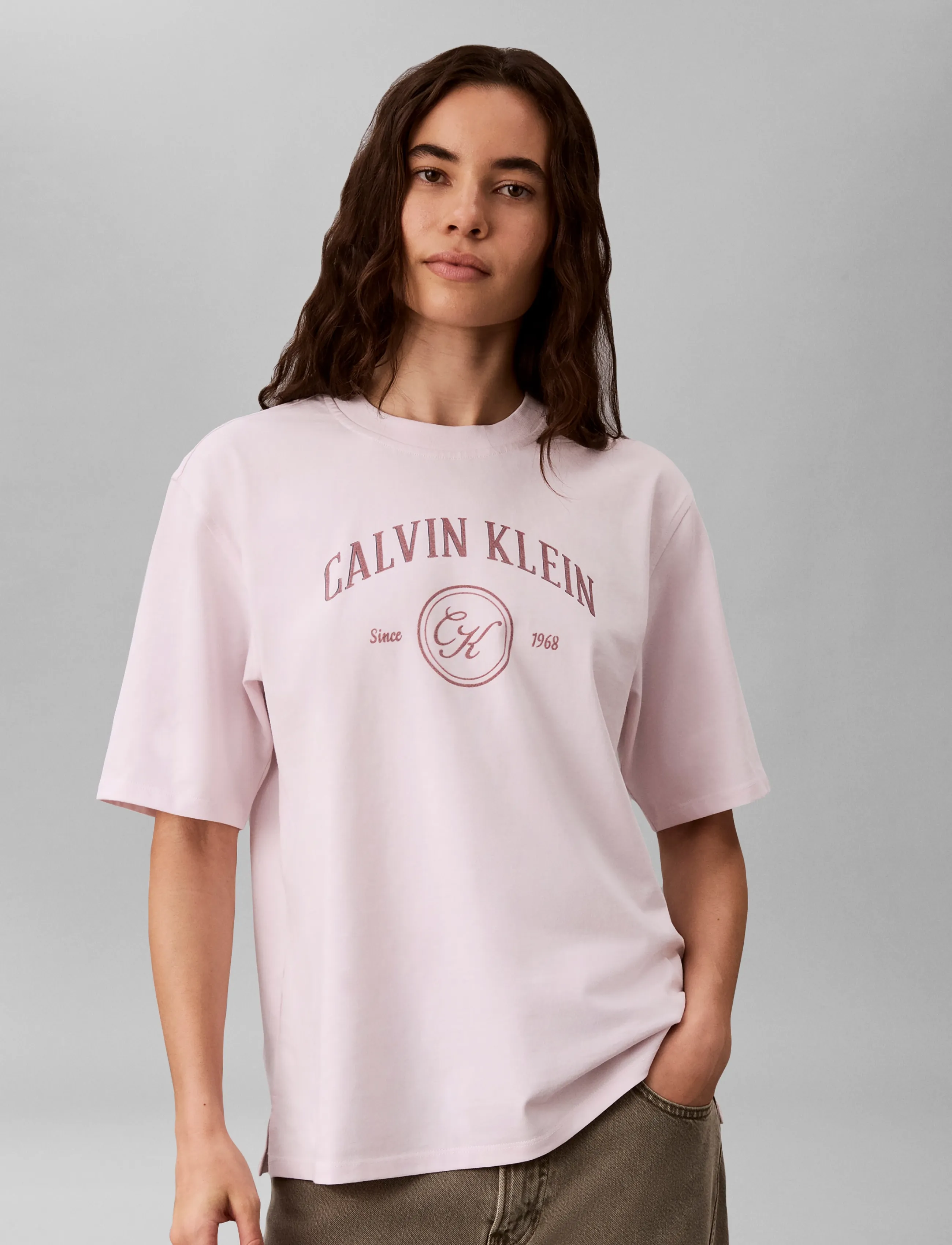 Calvin Klein Jeans - SS RELAXED VARSITY CREST LOGO TE - t-shirts - crystal blush - 3