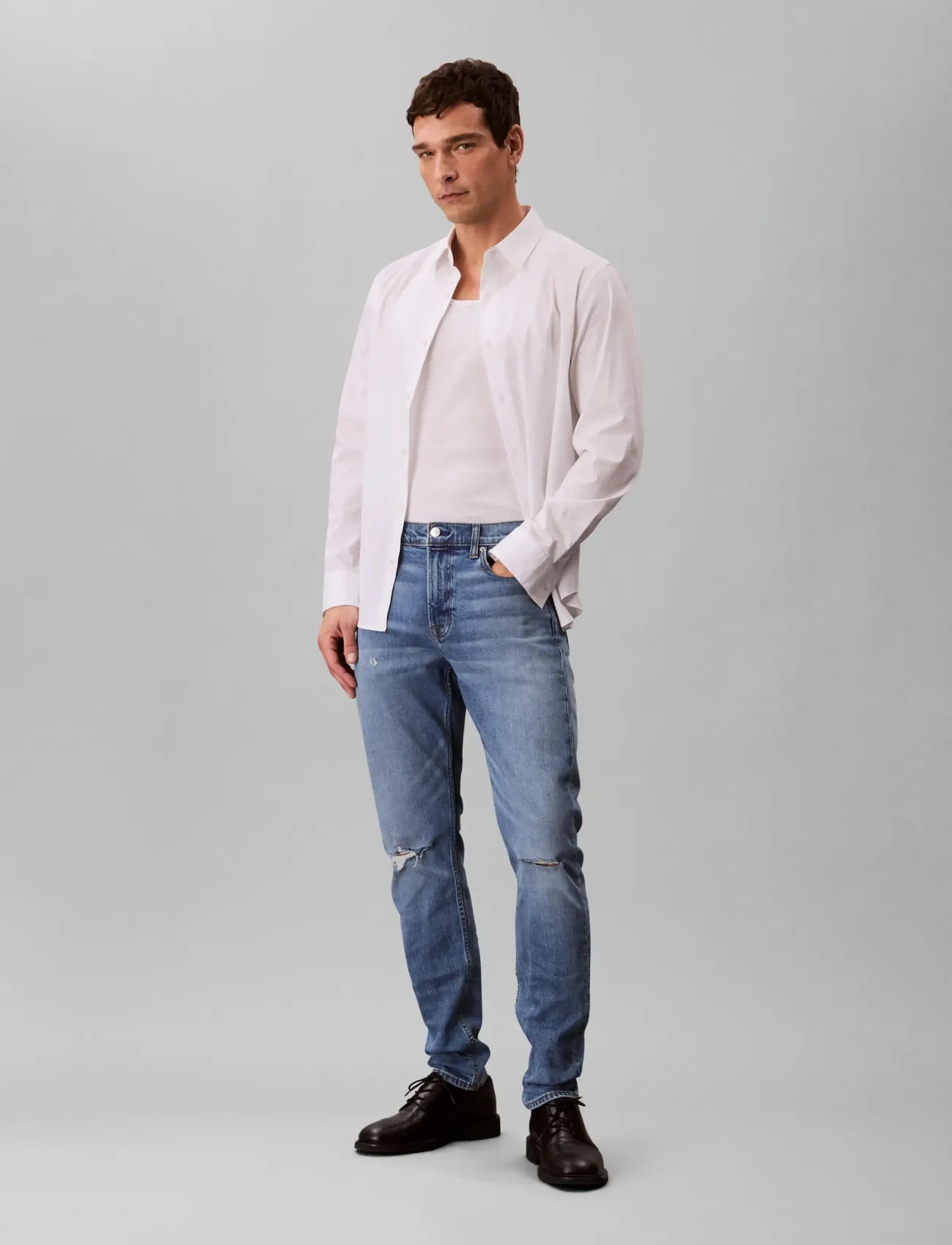 Calvin Klein Jeans Slim Taper Medium Shower Jean, 40 x 30, Blue, Jeans > Smalle, Herre