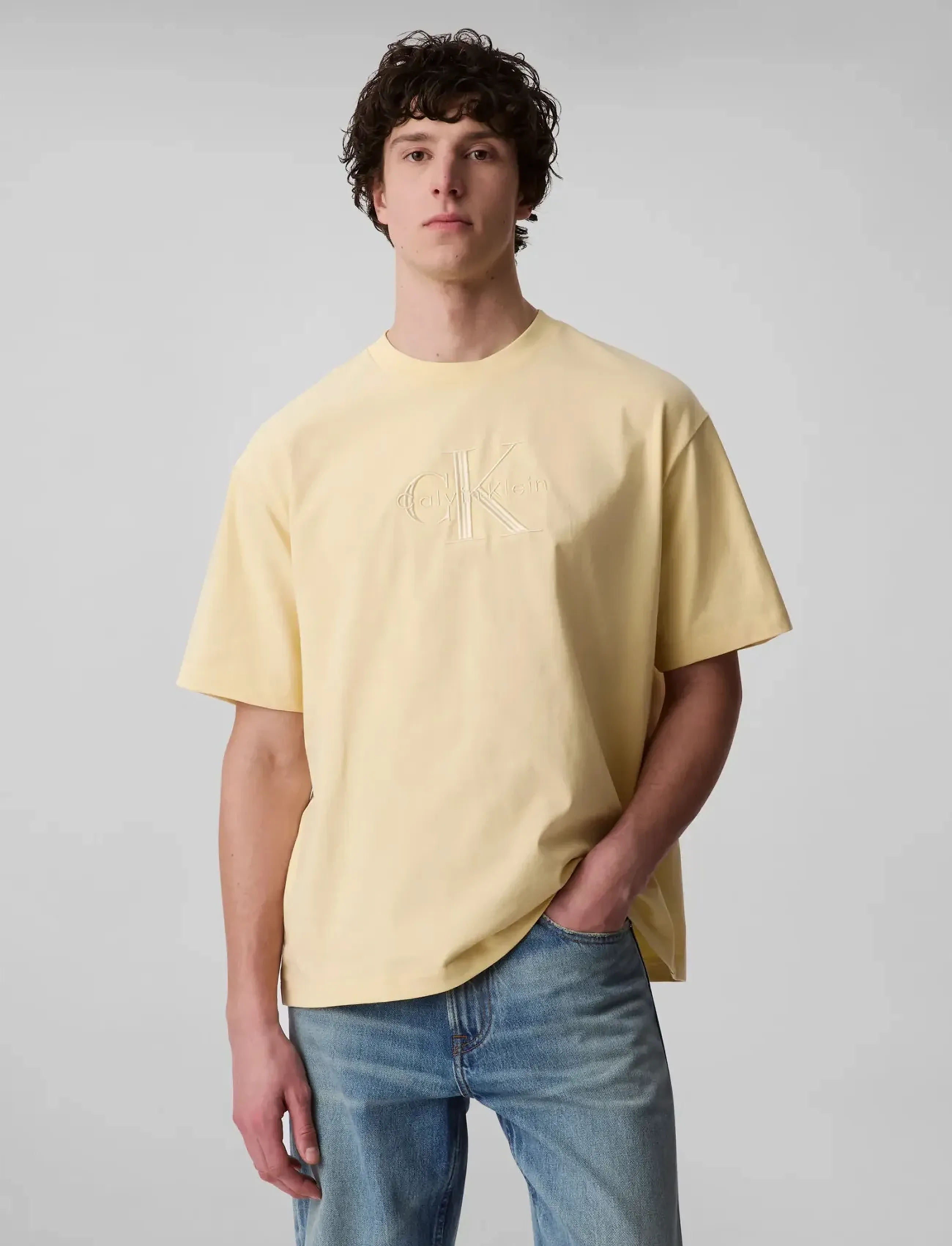 Calvin Klein Jeans Ss Hero Monologo Emb 16S Crewnck, XS, Yellow, T-Shirts > Kortærmede, Herre