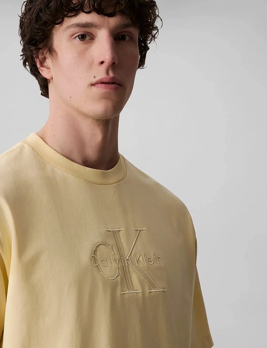 Calvin Klein Jeans - SS HERO MONOLOGO EMB 16S CREWNCK - kortärmade t-shirts - sunlight - 4