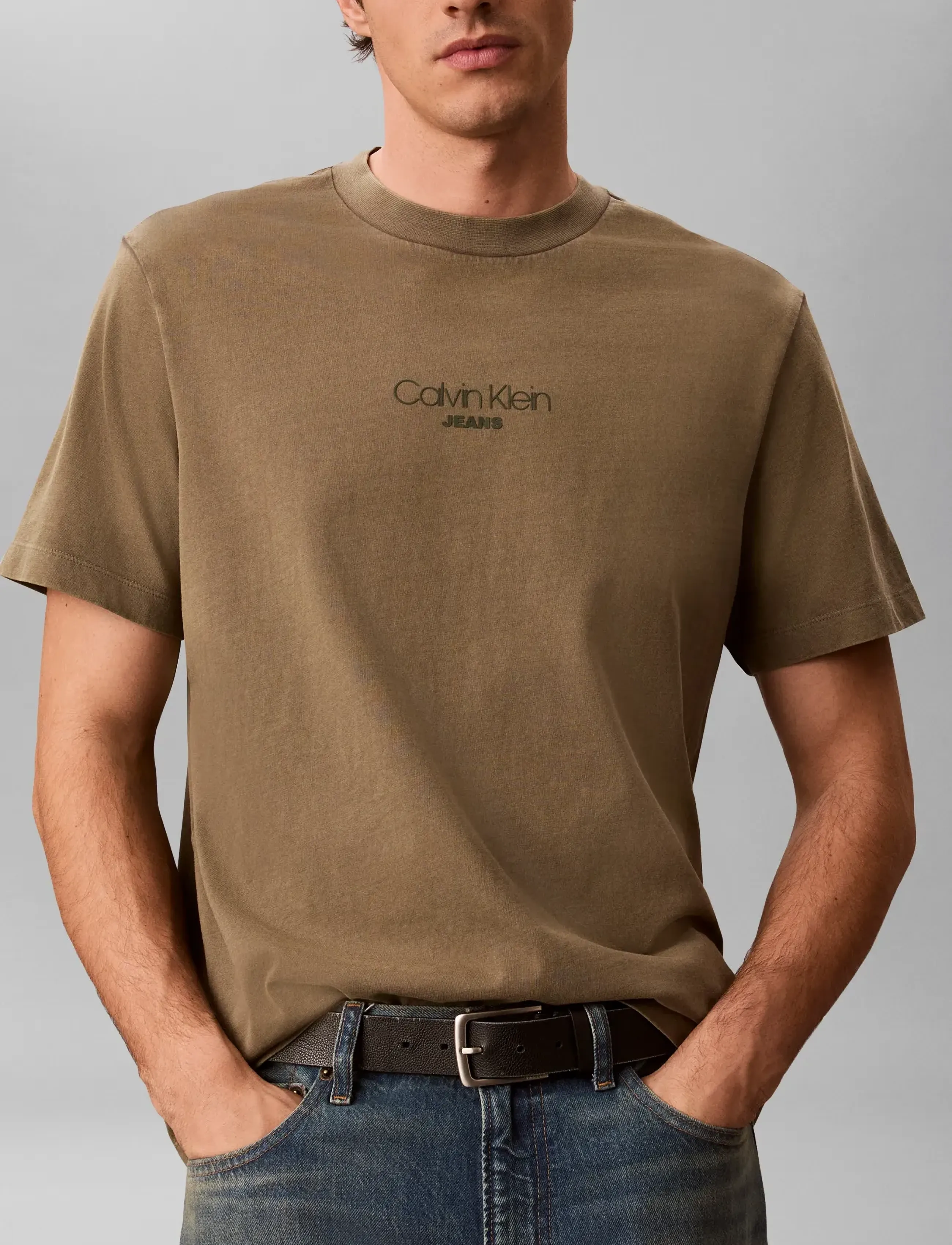 Calvin Klein Jeans - SS 20S ACID WASH GRAPHIC CREWNK - kortærmede t-shirts - dusty olive - 4