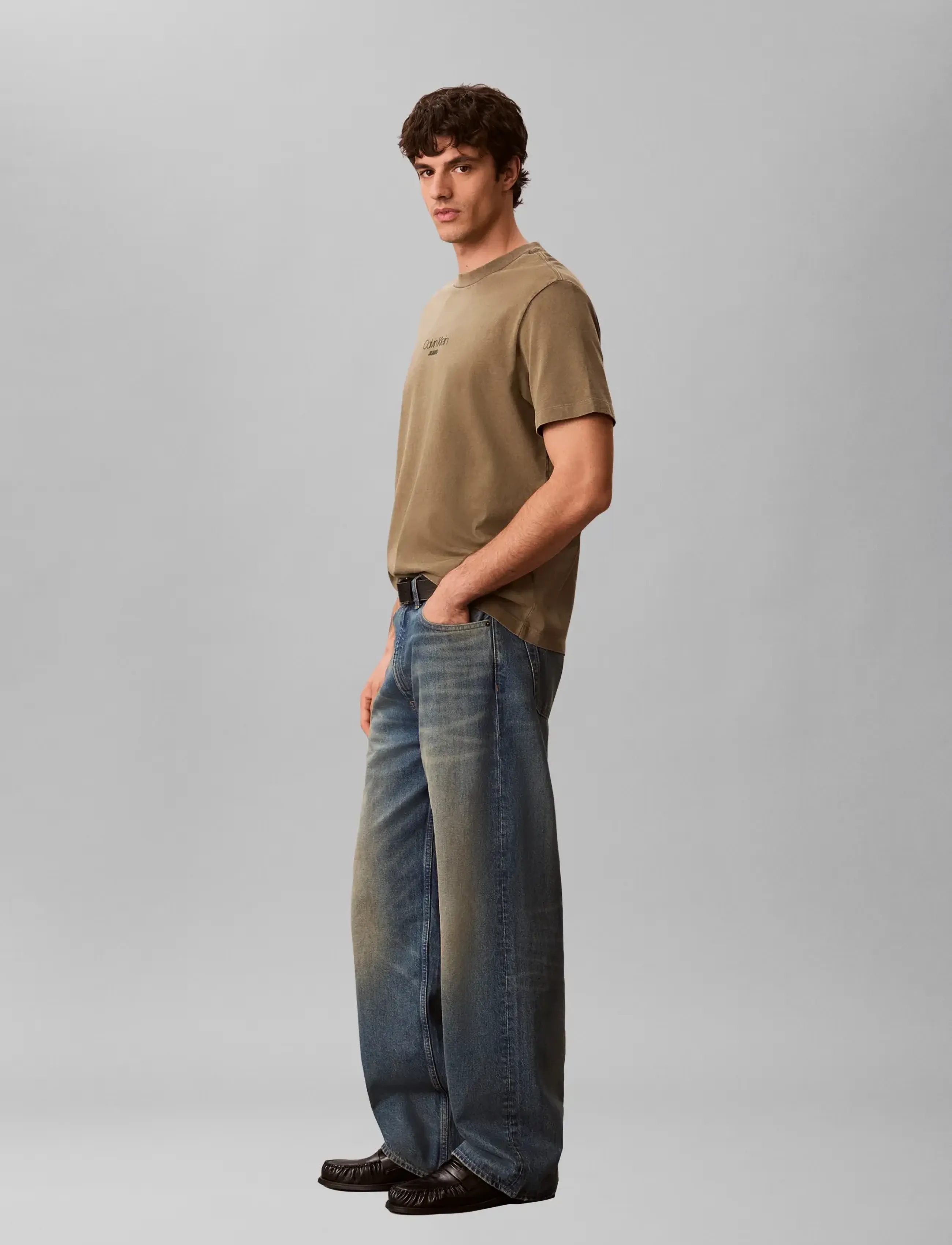 Calvin Klein Jeans - SS 20S ACID WASH GRAPHIC CREWNK - kortærmede t-shirts - dusty olive - 5