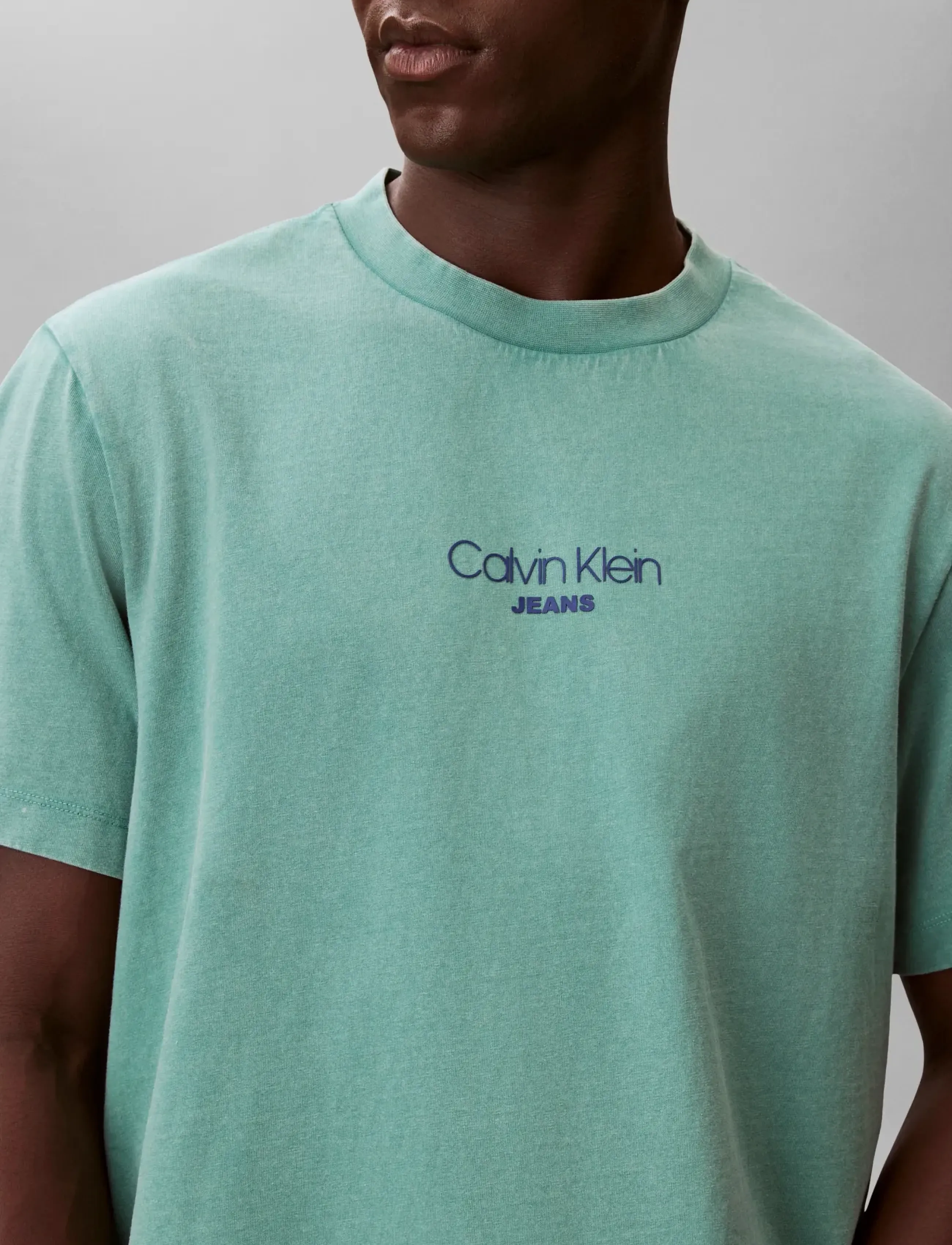 Calvin Klein Jeans - SS 20S ACID WASH GRAPHIC CREWNK - short-sleeved t-shirts - wild green - 4
