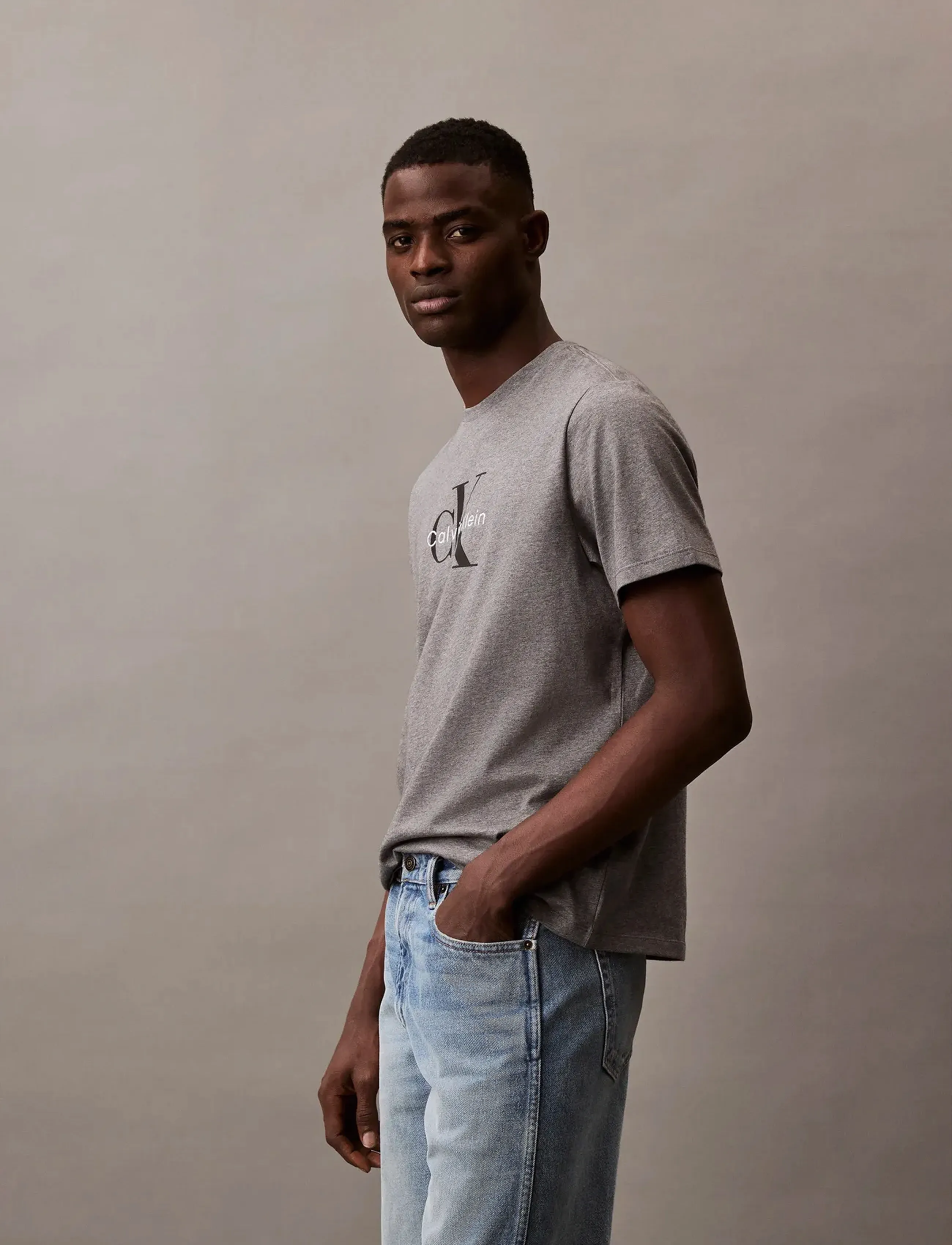 Calvin Klein Jeans - SS Hero Monologo Tee 20s - kortærmede t-shirts - med grey htr - 5