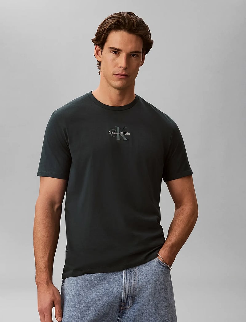 Calvin Klein Jeans - SS 30S MICRO MONOLOGO TEE - kortærmede t-shirts - nearly navy - 4