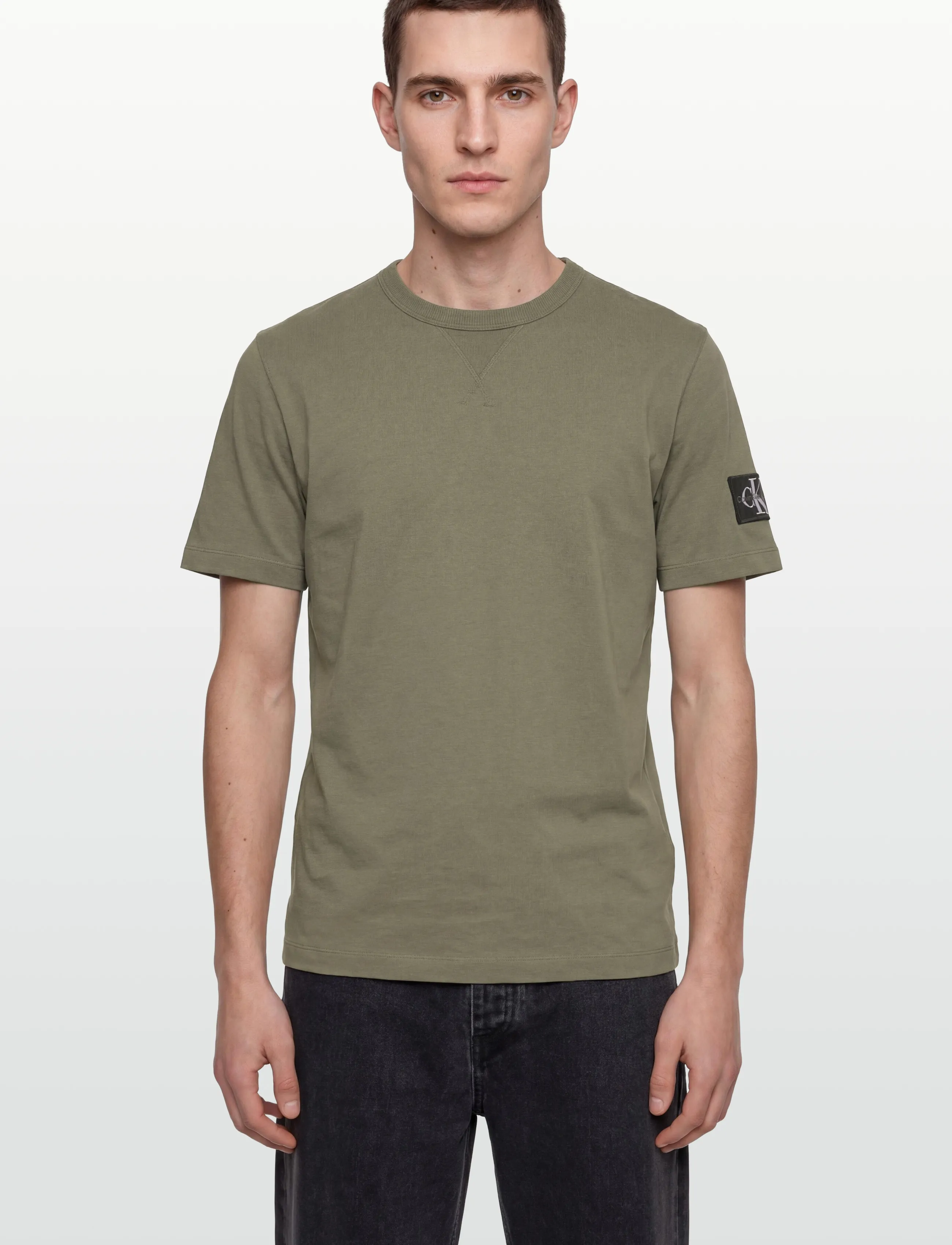 Calvin Klein Jeans - BADGE REGULAR TEE - laveste priser - deep lichen green - 4