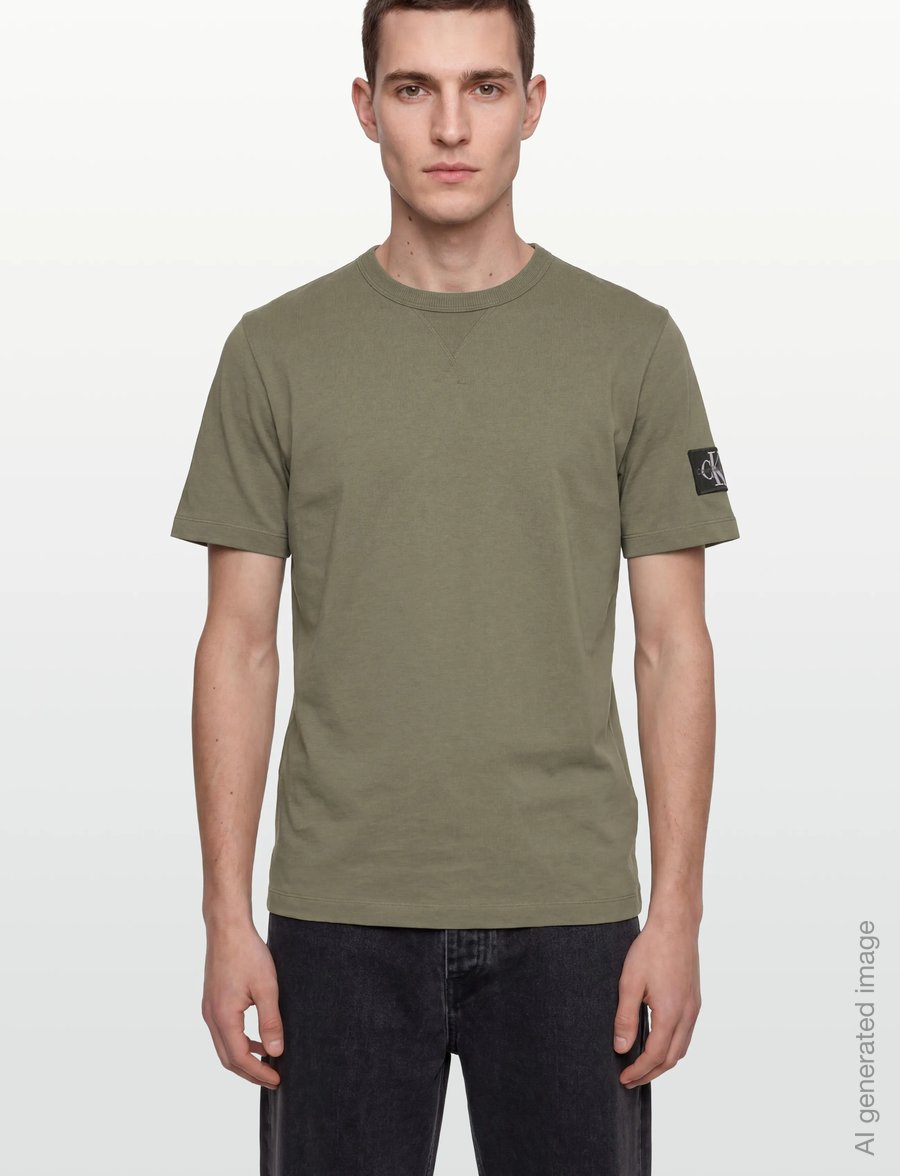 Calvin Klein Jeans - BADGE REGULAR TEE - kortärmade t-shirts - deep lichen green - 4