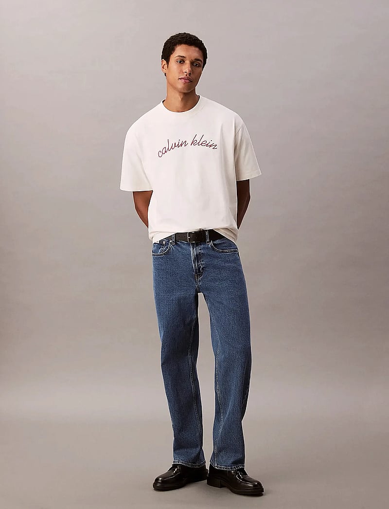 Calvin Klein Jeans - SS CENTER CHAIN STITCH 16S RLXD - kurzärmelig - tofu - 4