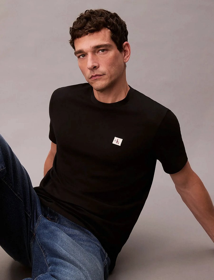Calvin Klein Jeans - SS BADGE 30S JERSEY CLASSIC TEE - lühikeste varrukatega t-särgid - black - 2
