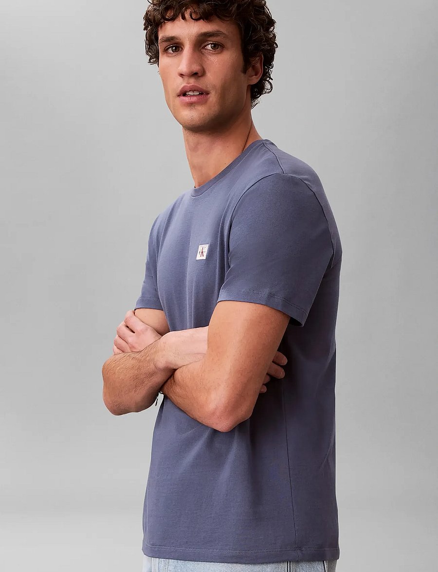Calvin Klein Jeans - SS BADGE 30S JERSEY CLASSIC TEE - short-sleeved t-shirts - blue nomad - 0