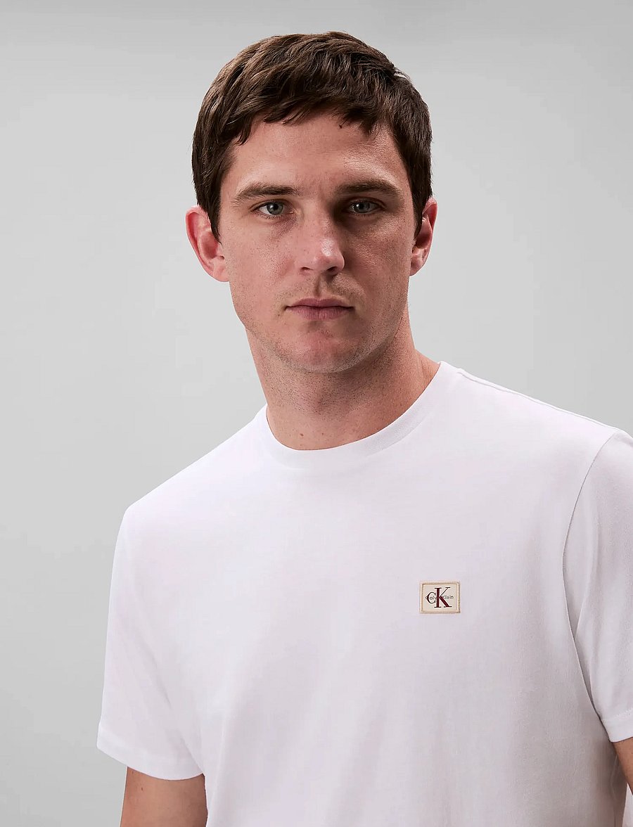 Calvin Klein Jeans - SS BADGE 30S JERSEY CLASSIC TEE - kurzärmelige t-shirts - bright white - 3