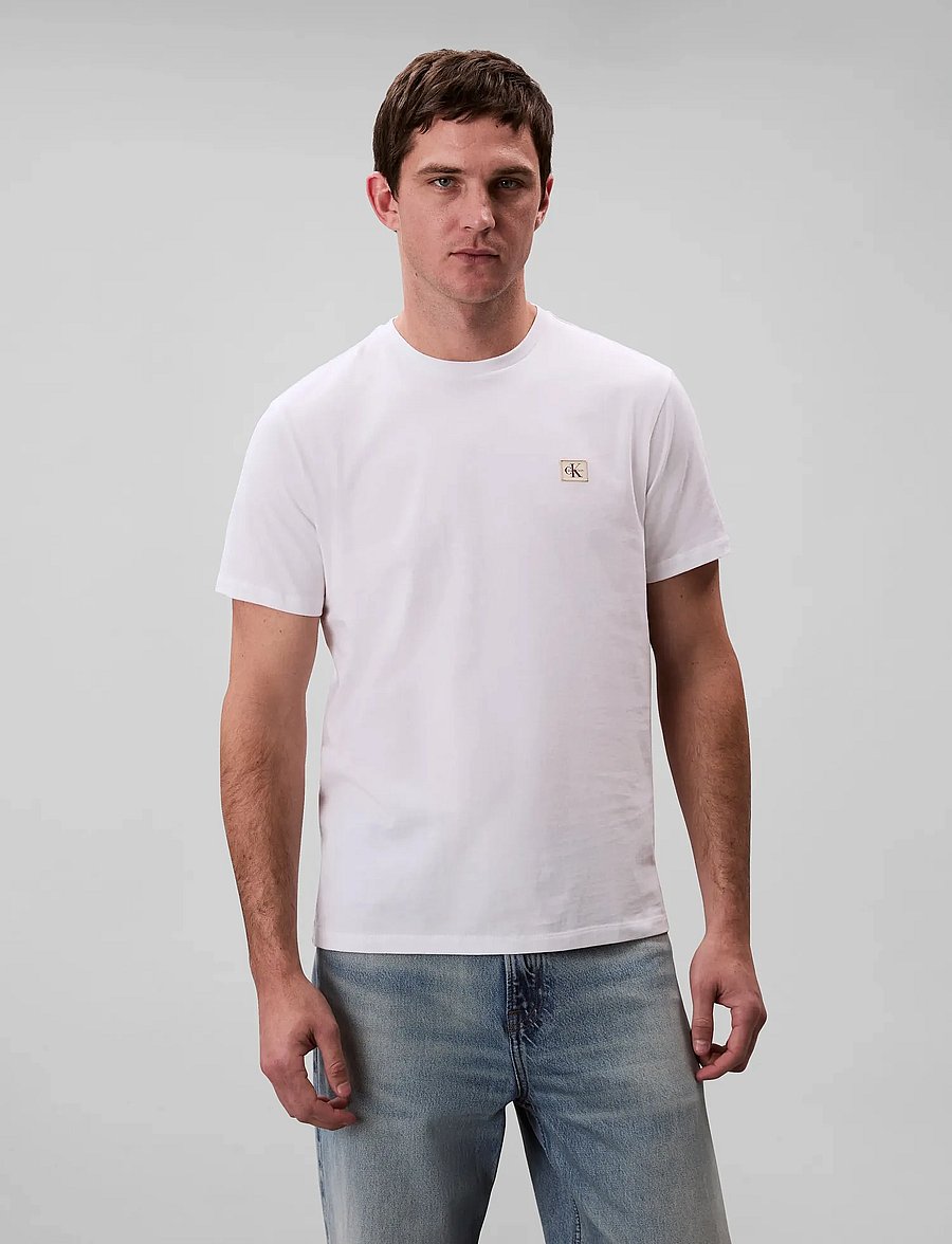 Calvin Klein Jeans - SS BADGE 30S JERSEY CLASSIC TEE - kurzärmelige t-shirts - bright white - 4