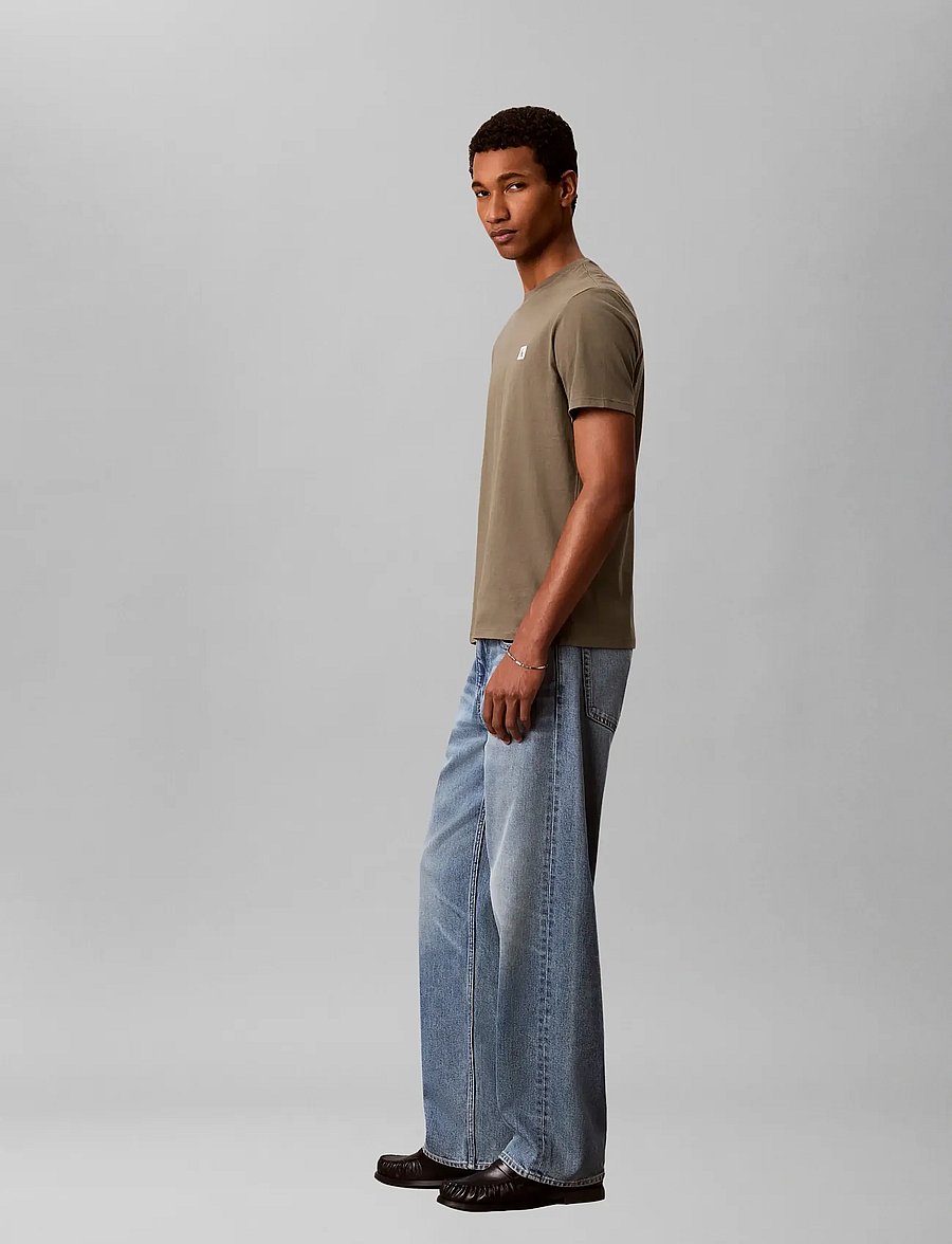 Calvin Klein Jeans - SS BADGE 30S JERSEY CLASSIC TEE - stutterma bolir - dusty olive - 0