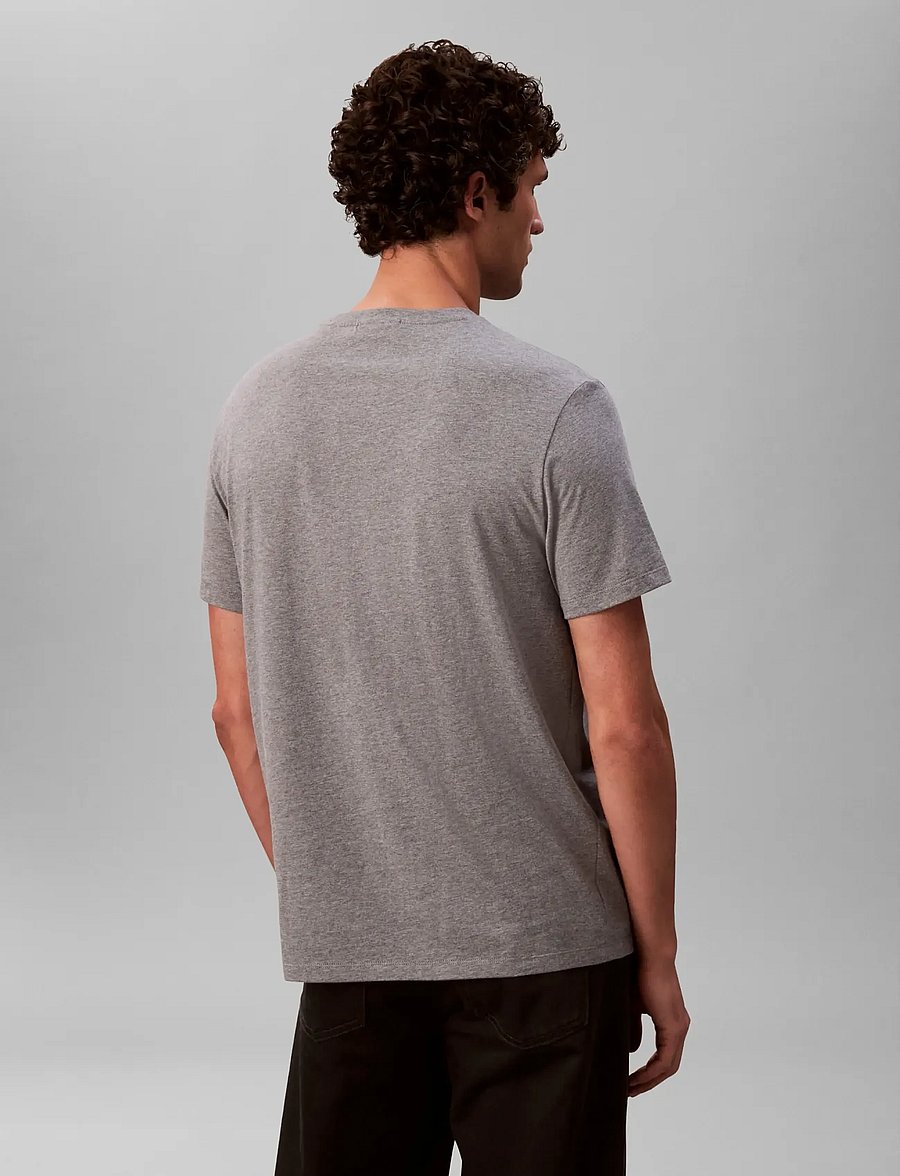 Calvin Klein Jeans - SS BADGE 30S JERSEY CLASSIC TEE - stutterma bolir - med grey htr - 3