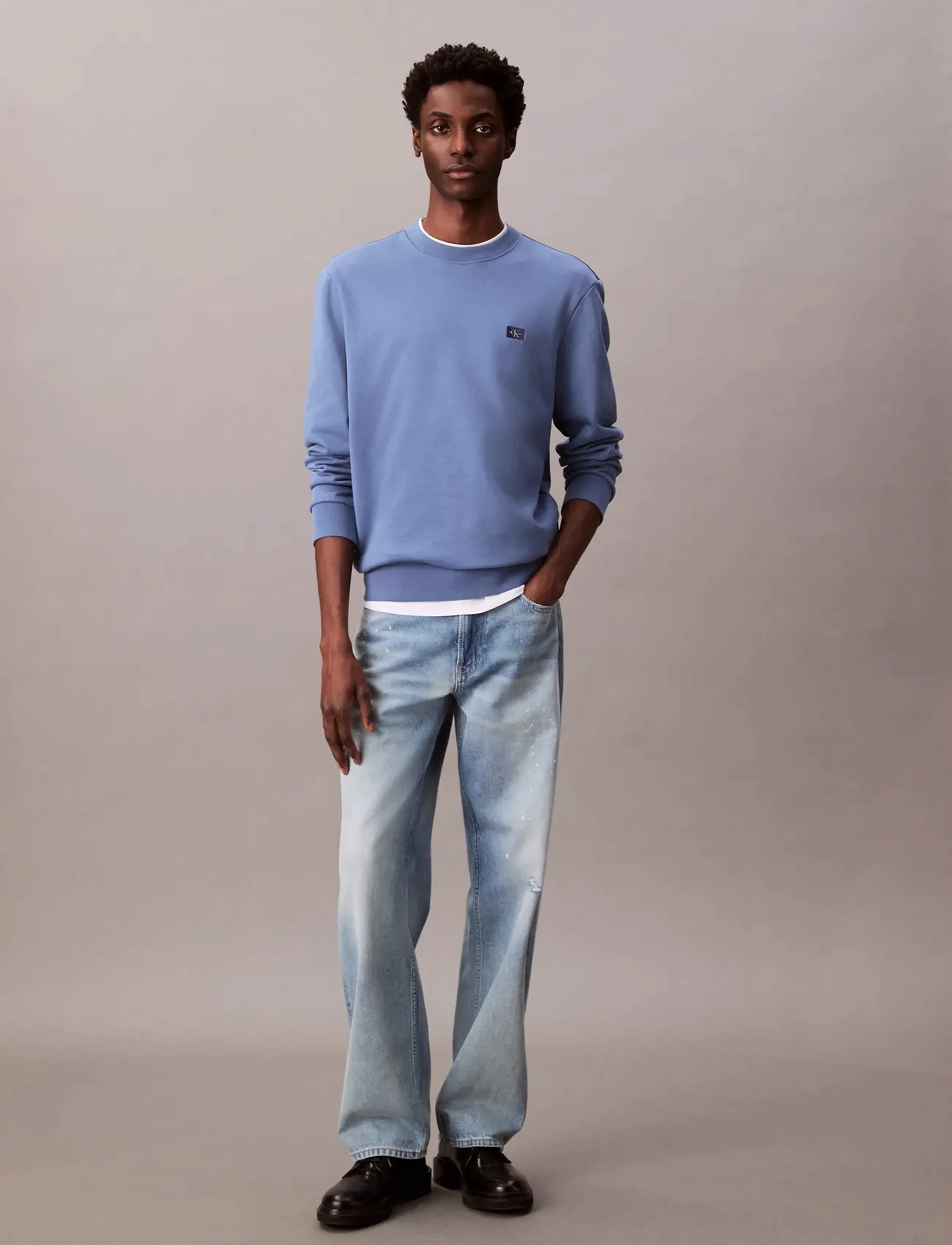 Calvin Klein Jeans - LS EU 350TERRY BADGE CN SWTSHRT - shop efter stil - dull nile blue - 4
