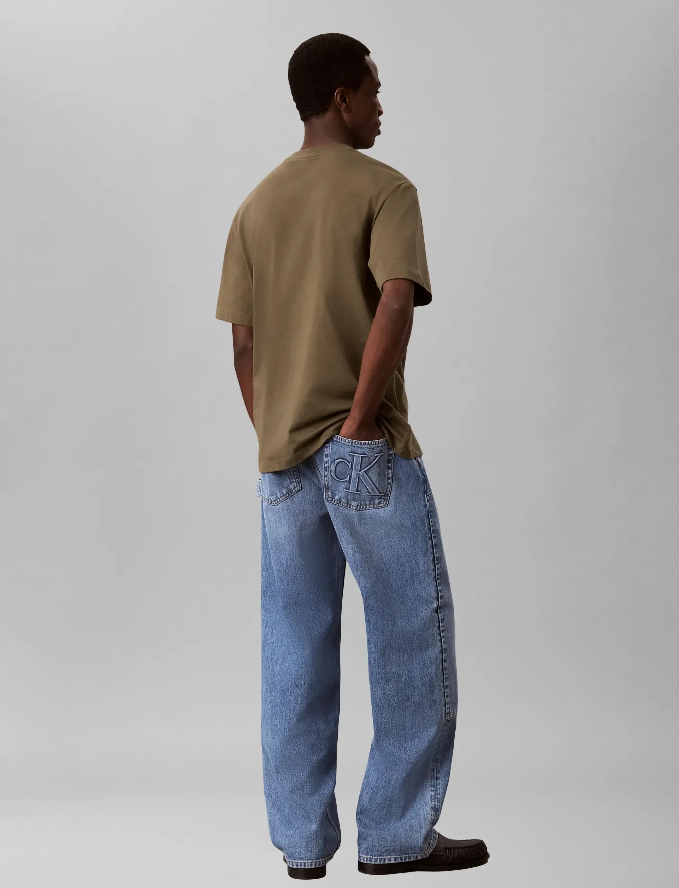 Calvin Klein Jeans - SS EASY MONOGRAM TEE - kurzärmelige t-shirts - olive night - 2
