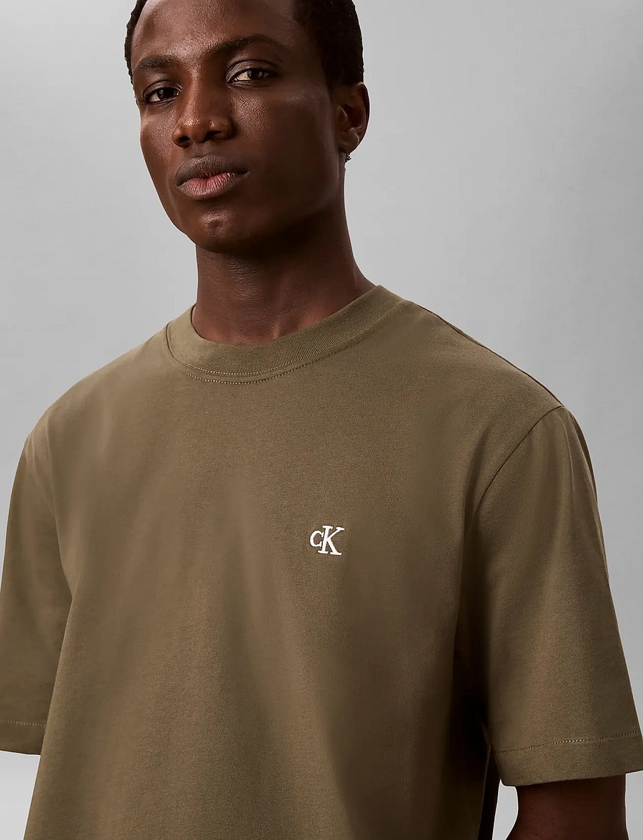 Calvin Klein Jeans - SS EASY MONOGRAM TEE - kurzärmelige t-shirts - olive night - 4