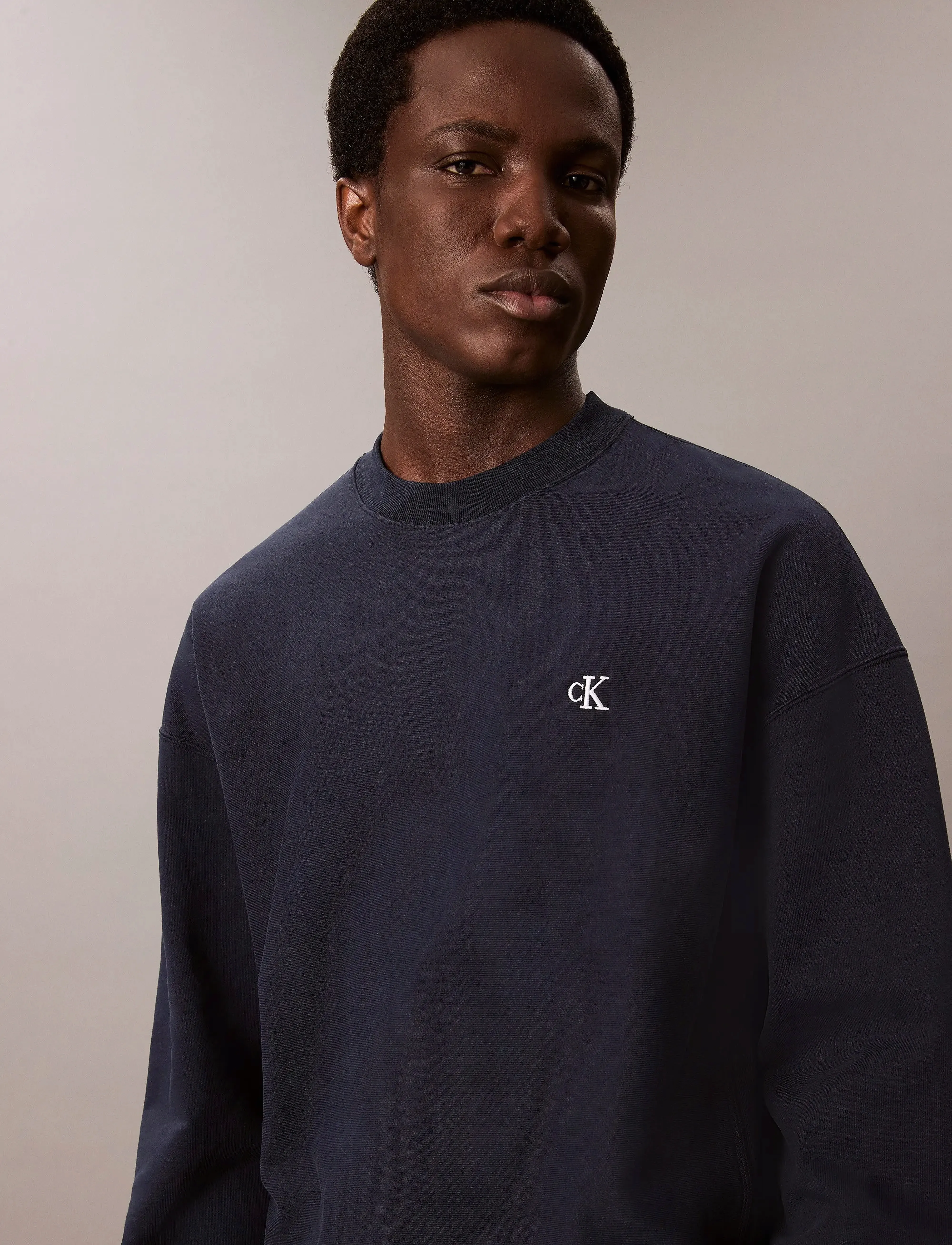 Calvin Klein Jeans - PREMIUM TERRY MONOGRAM CN SWEATS - nach stil kaufen - dark sapphire - 5