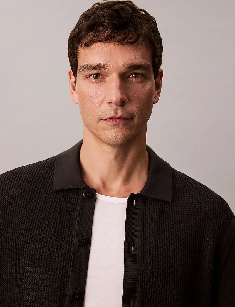 Calvin Klein Jeans - SS CTTN MSH BTTN FRN - short-sleeved shirts - pirate black - 4