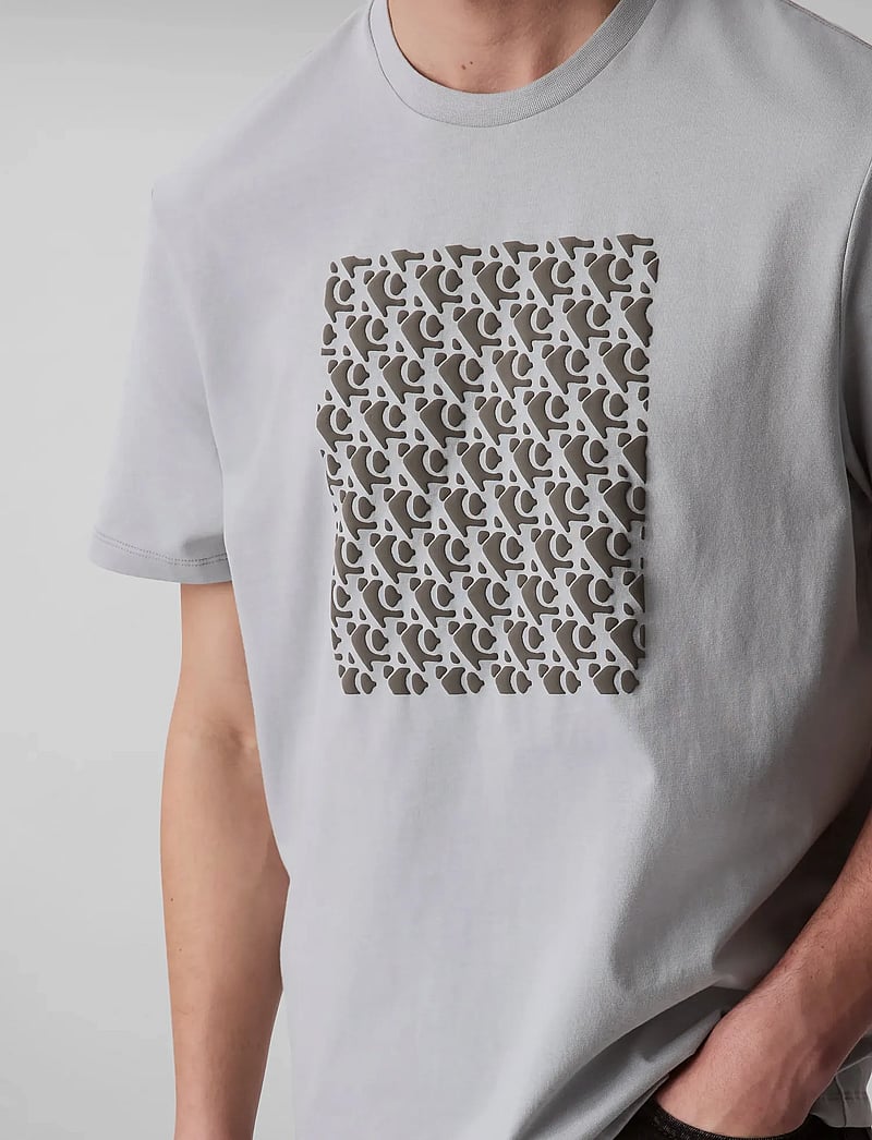 Calvin Klein Jeans - SS 20S CK MACRO AOP PUFF GRAPHIC - short-sleeved t-shirts - quarry - 5