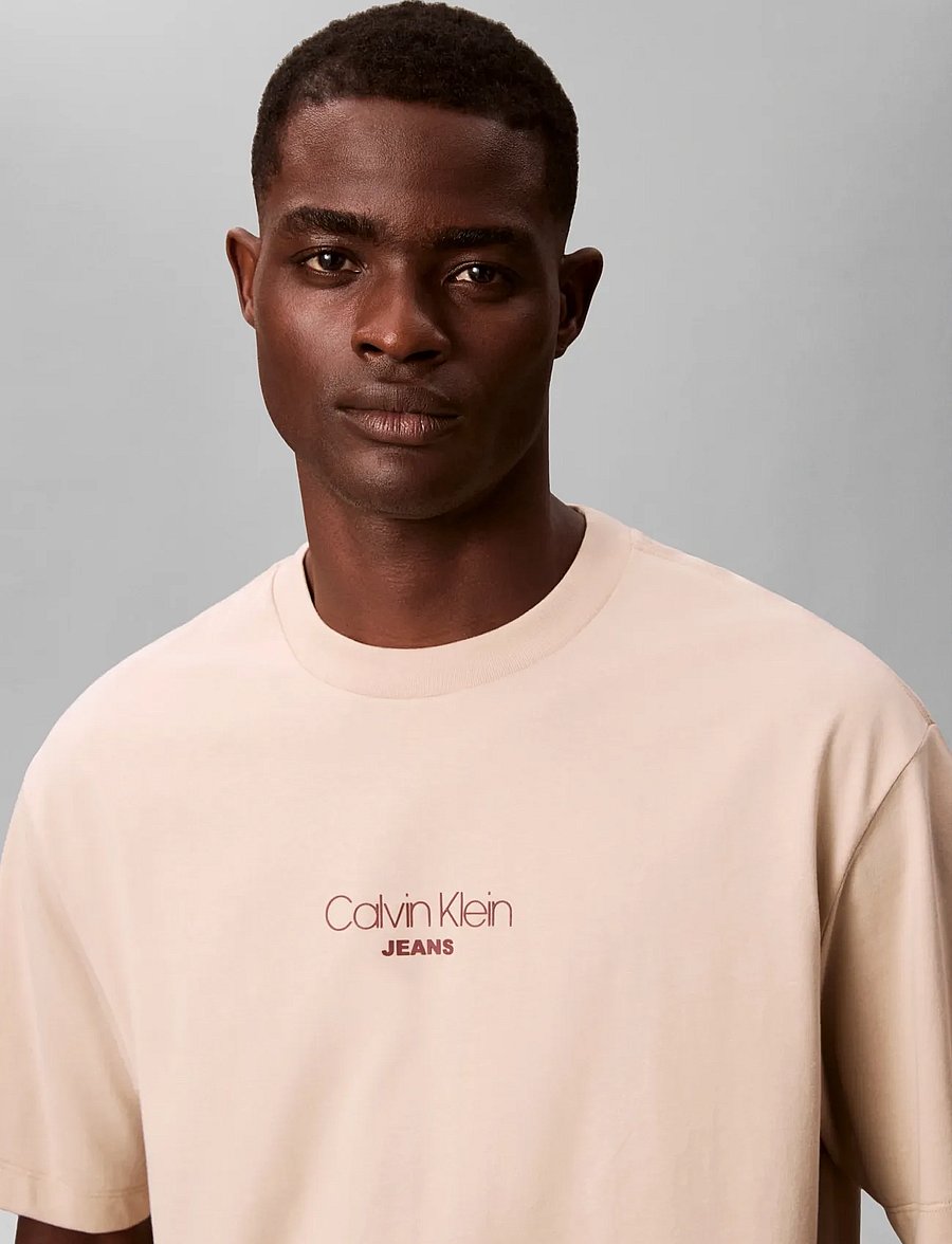 Calvin Klein Jeans - SS 16S RLXD FIT CKJ GRAPHIC TEE - kurzärmelige t-shirts - silvermoss - 2