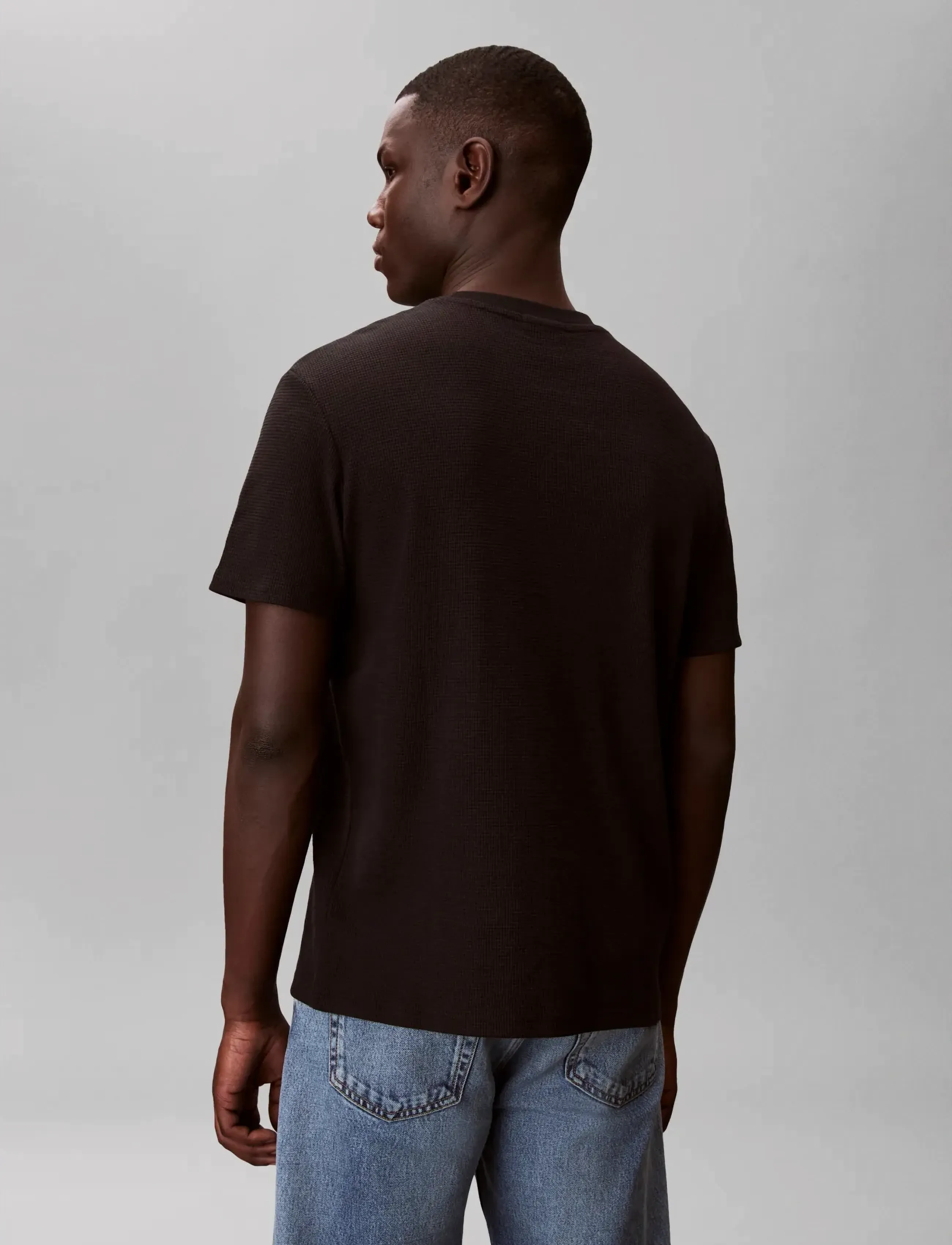 Calvin Klein Jeans - SS WAFFLE BADGE CREWNK TEE - short-sleeved t-shirts - black - 2