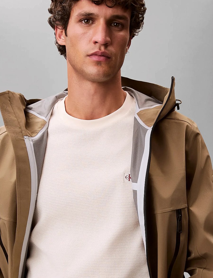 Calvin Klein Jeans - SS WAFFLE BADGE CREWNK TEE - short-sleeved t-shirts - calico - 4
