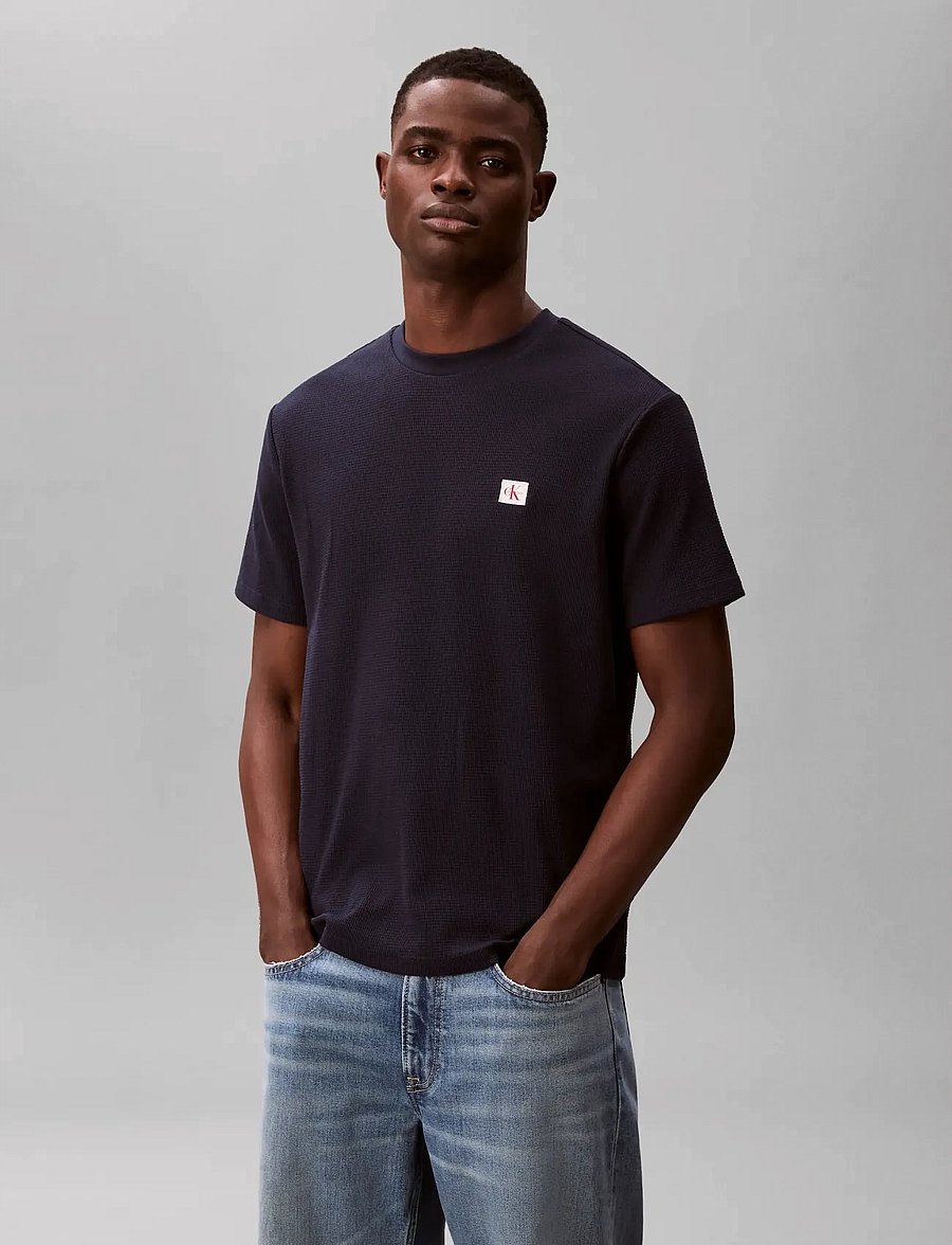 Calvin Klein Jeans - SS WAFFLE BADGE CREWNK TEE - kortärmade t-shirts - dark sapphire - 3