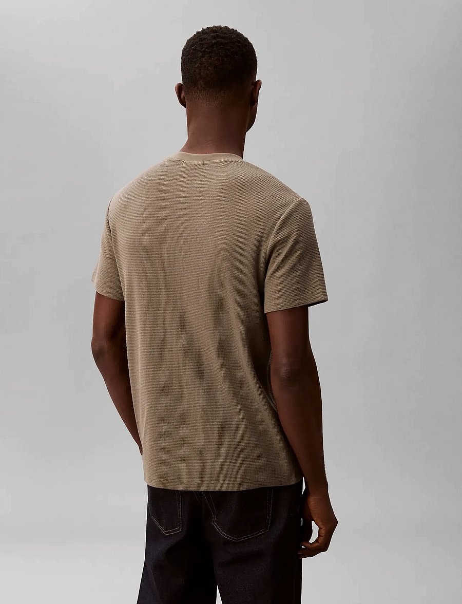 Calvin Klein Jeans - SS WAFFLE BADGE CREWNK TEE - kortärmade t-shirts - dusty olive - 2
