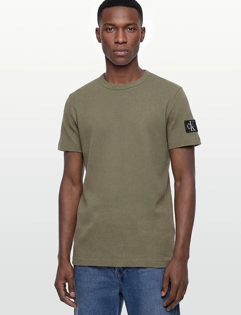 Calvin Klein Jeans - SS BADGE WAFFLE TEE - kurzärmelig - deep lichen green - 3