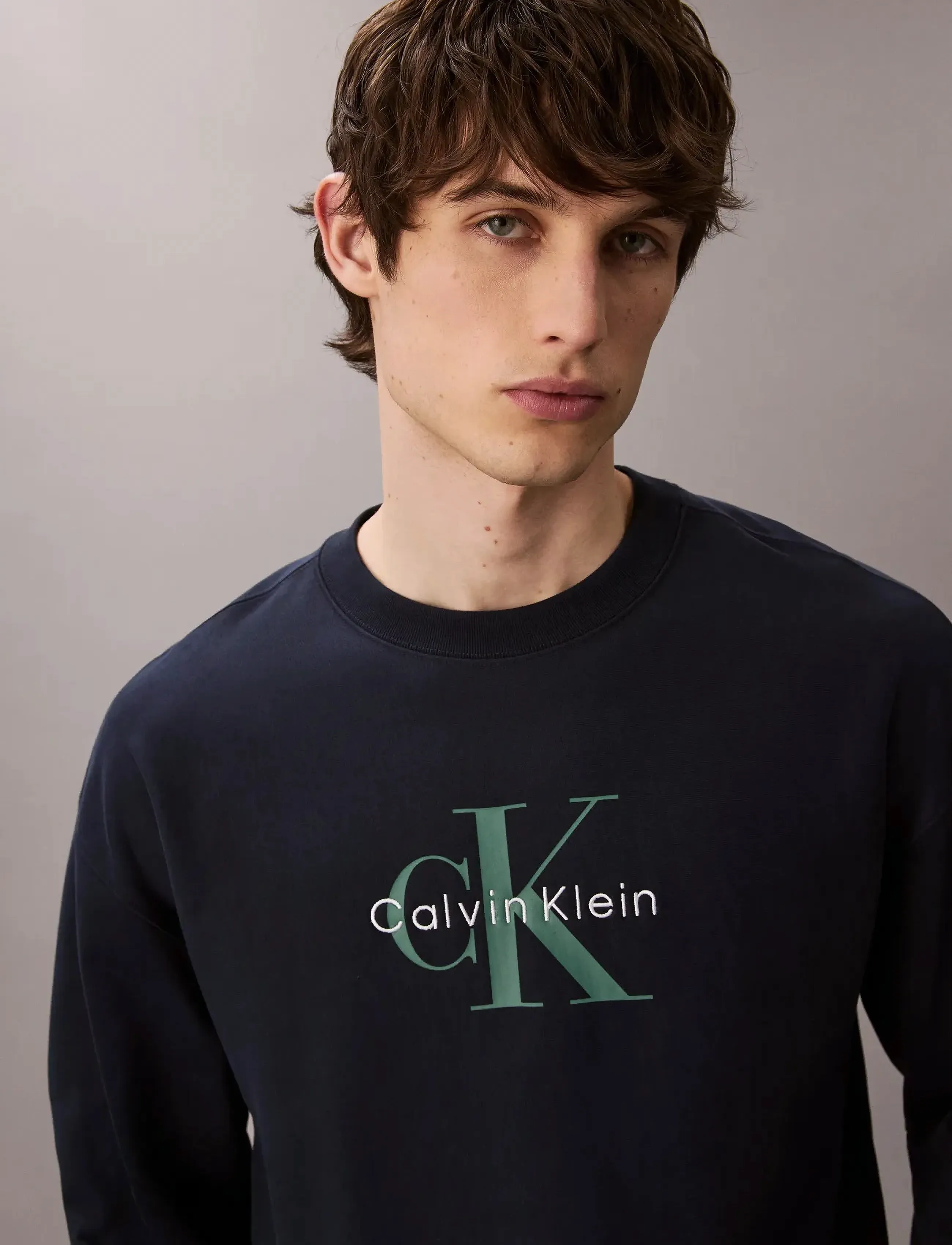 Calvin Klein Jeans - LS PREMIUM TERRY MONOLOGO CN SWT - shop efter stil - dark sapphire - 2