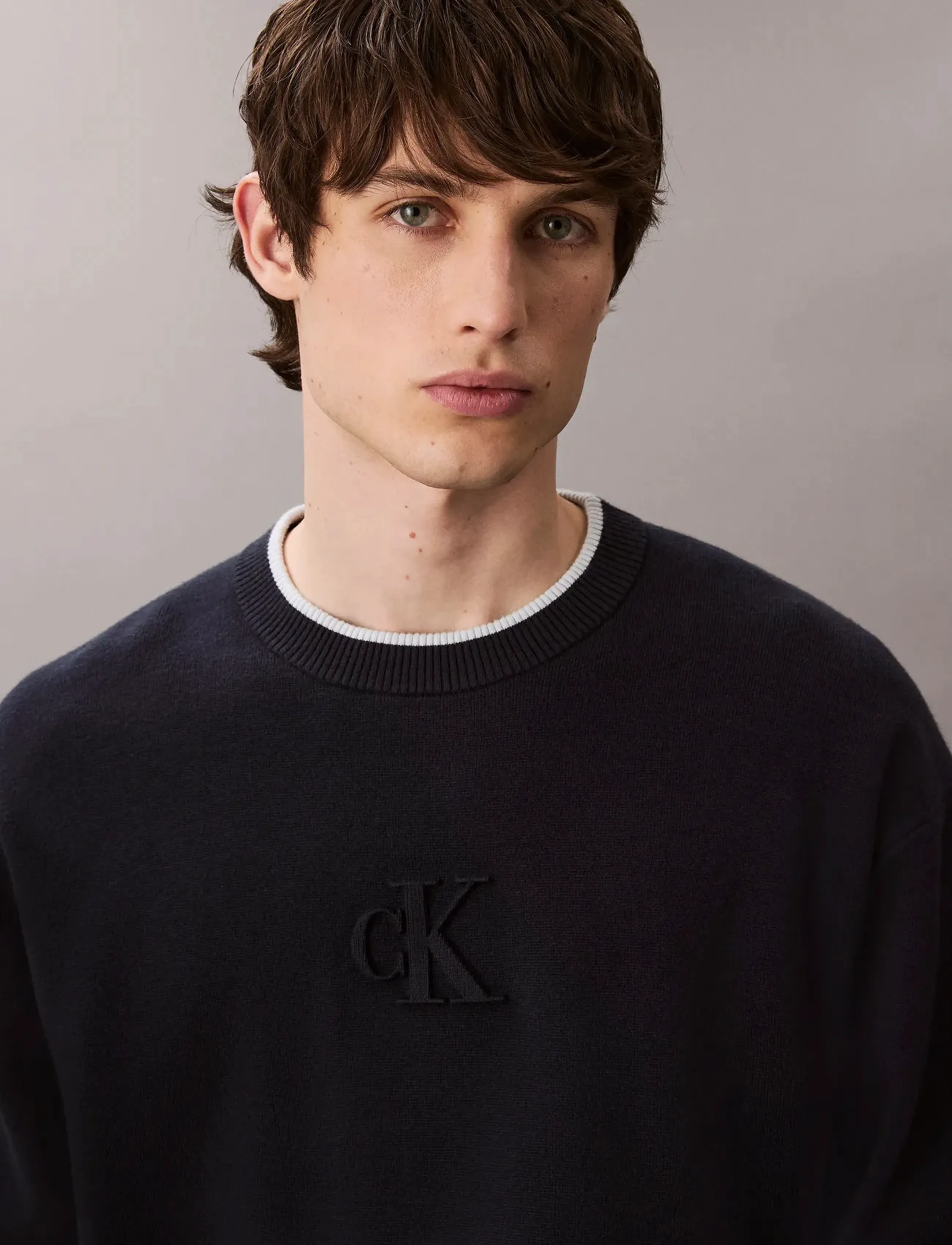 Calvin Klein Jeans LS EMBOSSED LOGO CREWNK SWEATER - Rundhals - DARK SAPPHIRE / navy