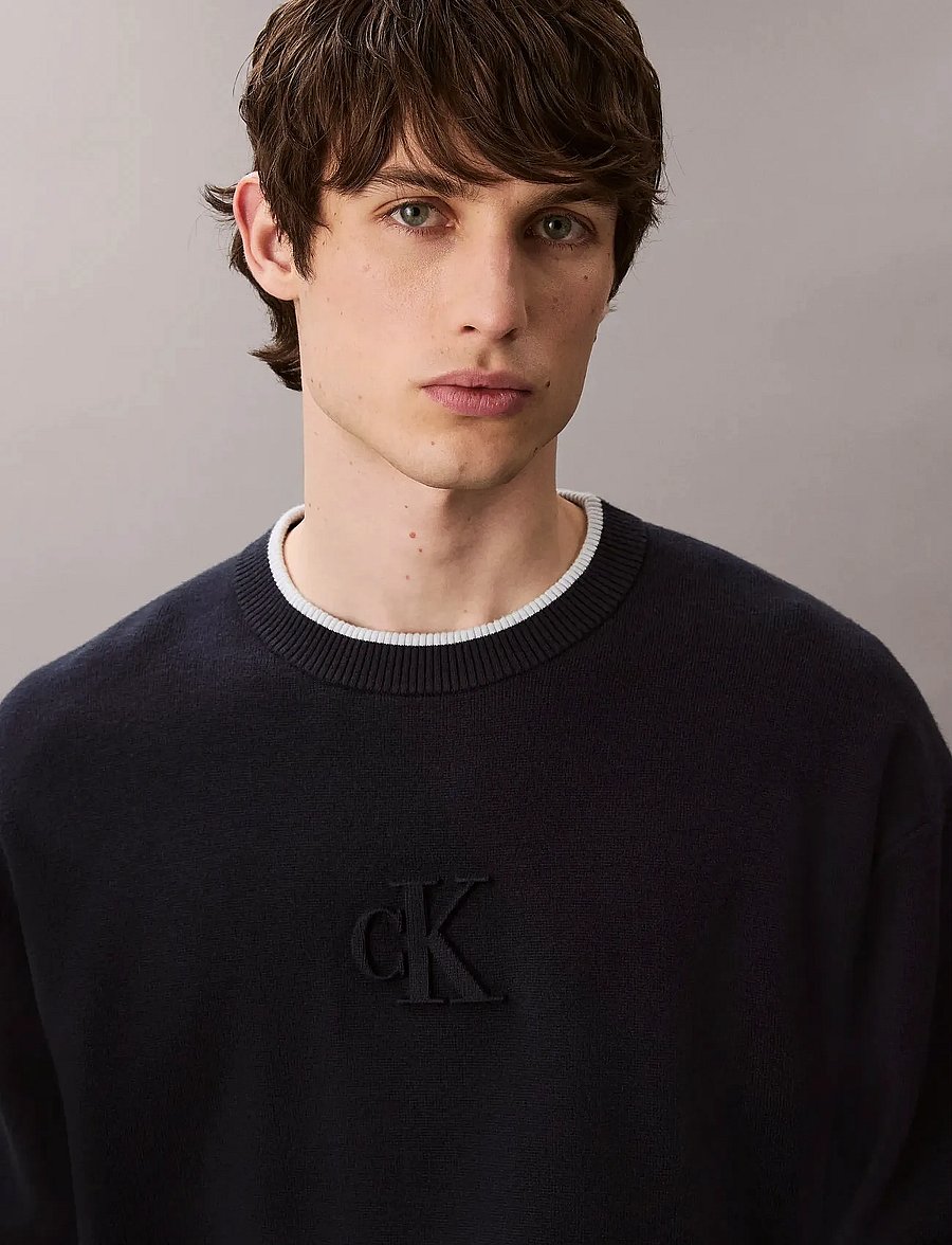 Calvin Klein Jeans - LS EMBOSSED LOGO CREWNK SWEATER - rund hals - dark sapphire - 0