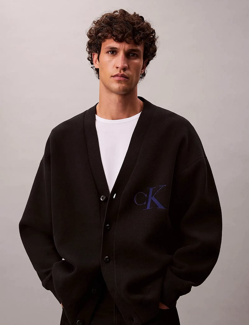 Calvin Klein Jeans - LS CTTN CASHMERE 3D LOGO CARDIGA - cardigans - black - 4