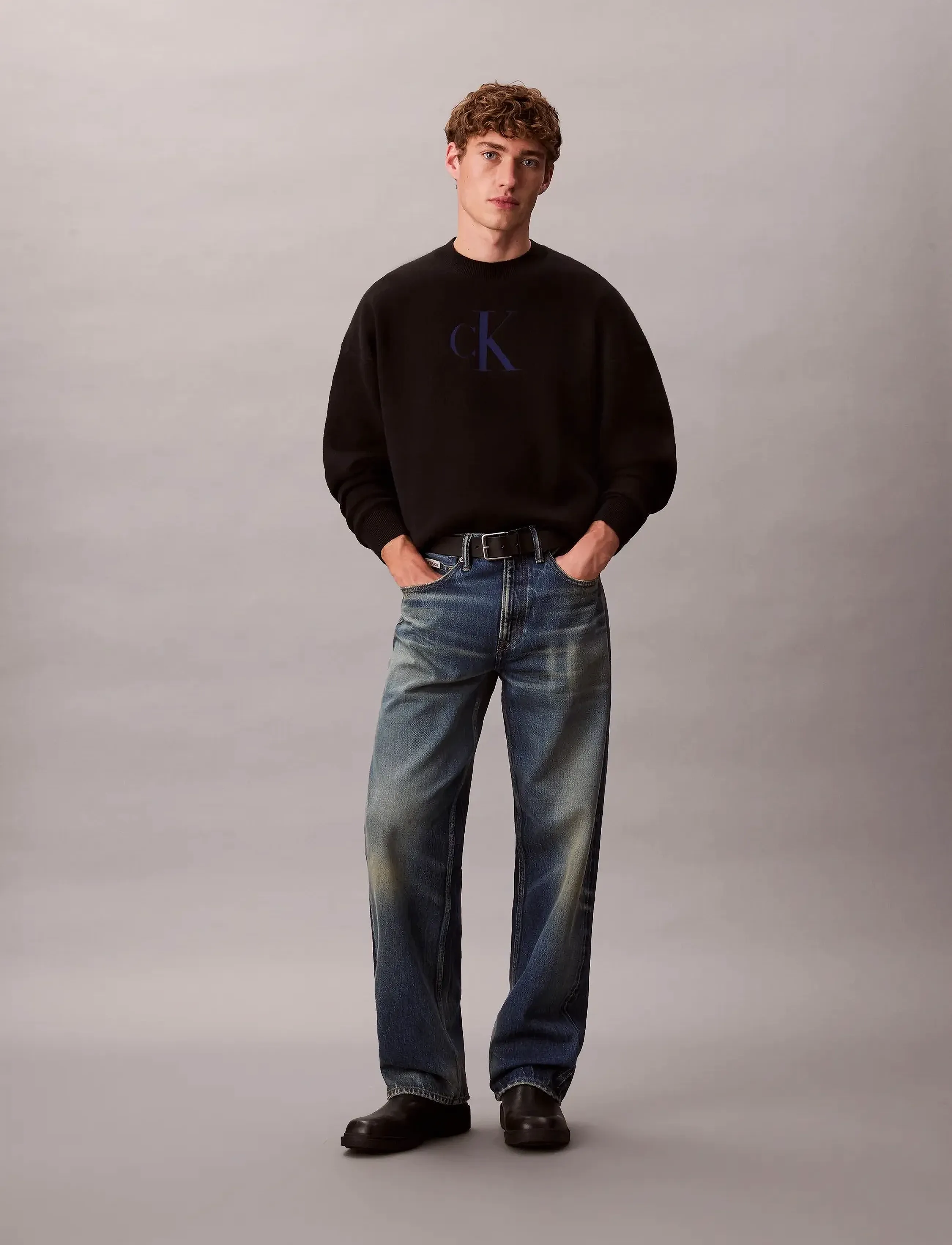 Calvin Klein Jeans LS CTTN CASHMERE 3D LOGO CRWNK S - Tøj - BLACK / black