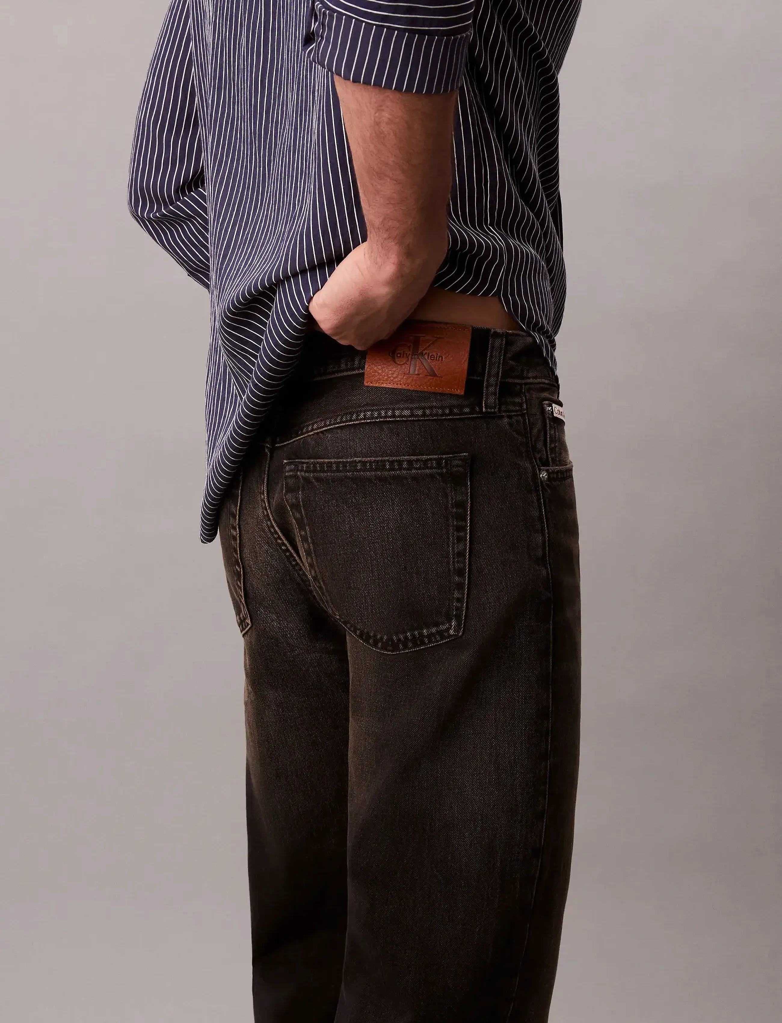 Calvin Klein Jeans - 90S STRAIGHT ESPRESSO BLACK JEAN - regular piegriezuma džinsa bikses - espresso black - 5