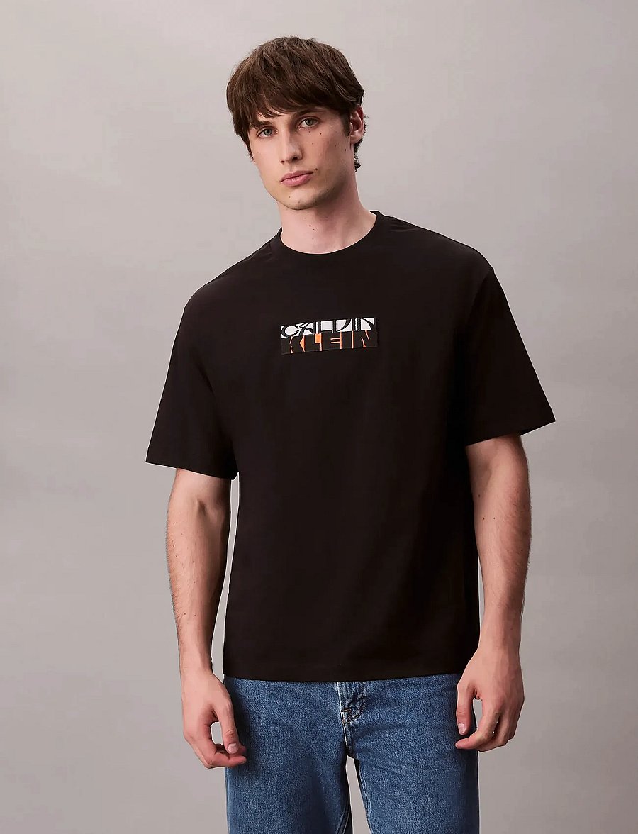 Calvin Klein Jeans - SS 16S TC CALVIN KLEIN BLOCK GRA - short-sleeved t-shirts - black - 0