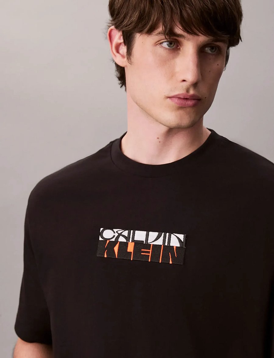 Calvin Klein Jeans - SS 16S TC CALVIN KLEIN BLOCK GRA - short-sleeved t-shirts - black - 3