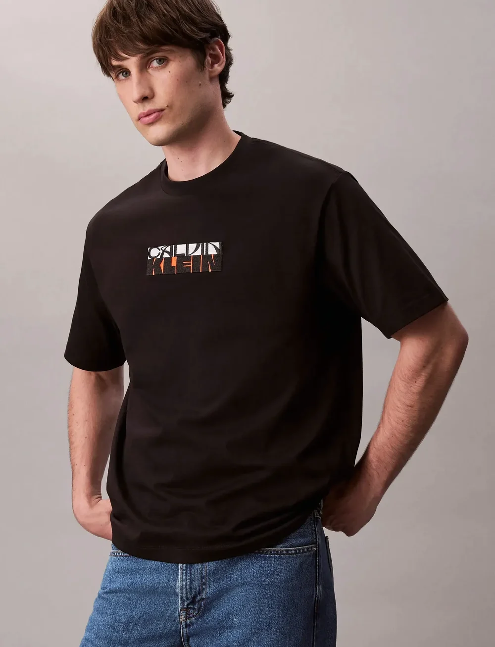 Calvin Klein Jeans - SS 16S TC CALVIN KLEIN BLOCK GRA - kortärmade t-shirts - black - 4