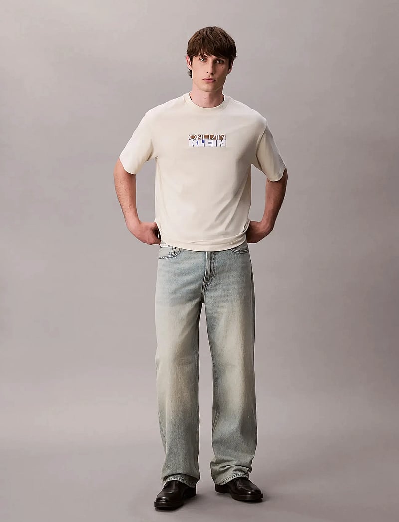 Calvin Klein Jeans - SS 16S TC CALVIN KLEIN BLOCK GRA - kortærmede t-shirts - bone white - 2