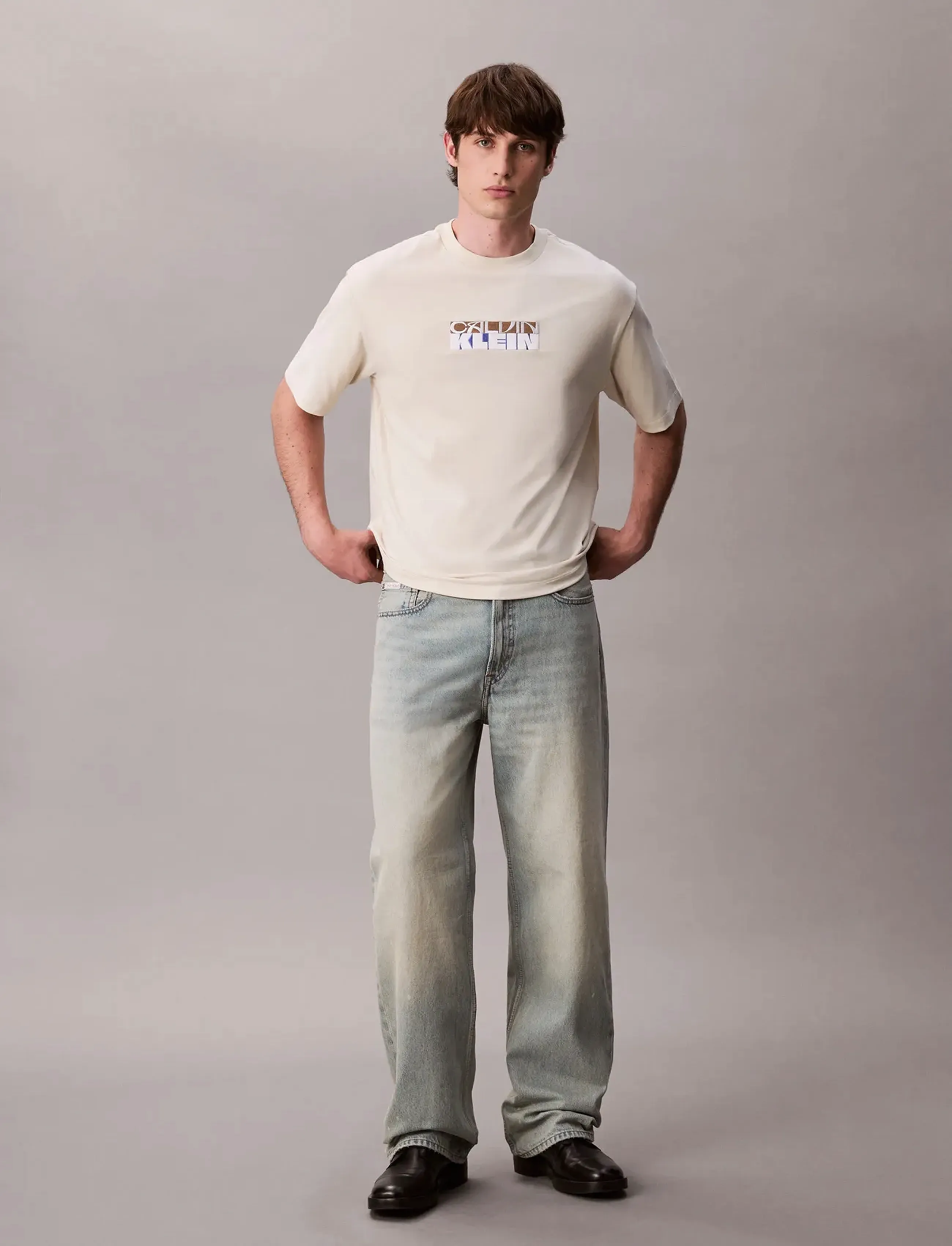 Calvin Klein Jeans - SS 16S TC CALVIN KLEIN BLOCK GRA - kortærmede t-shirts - bone white - 2