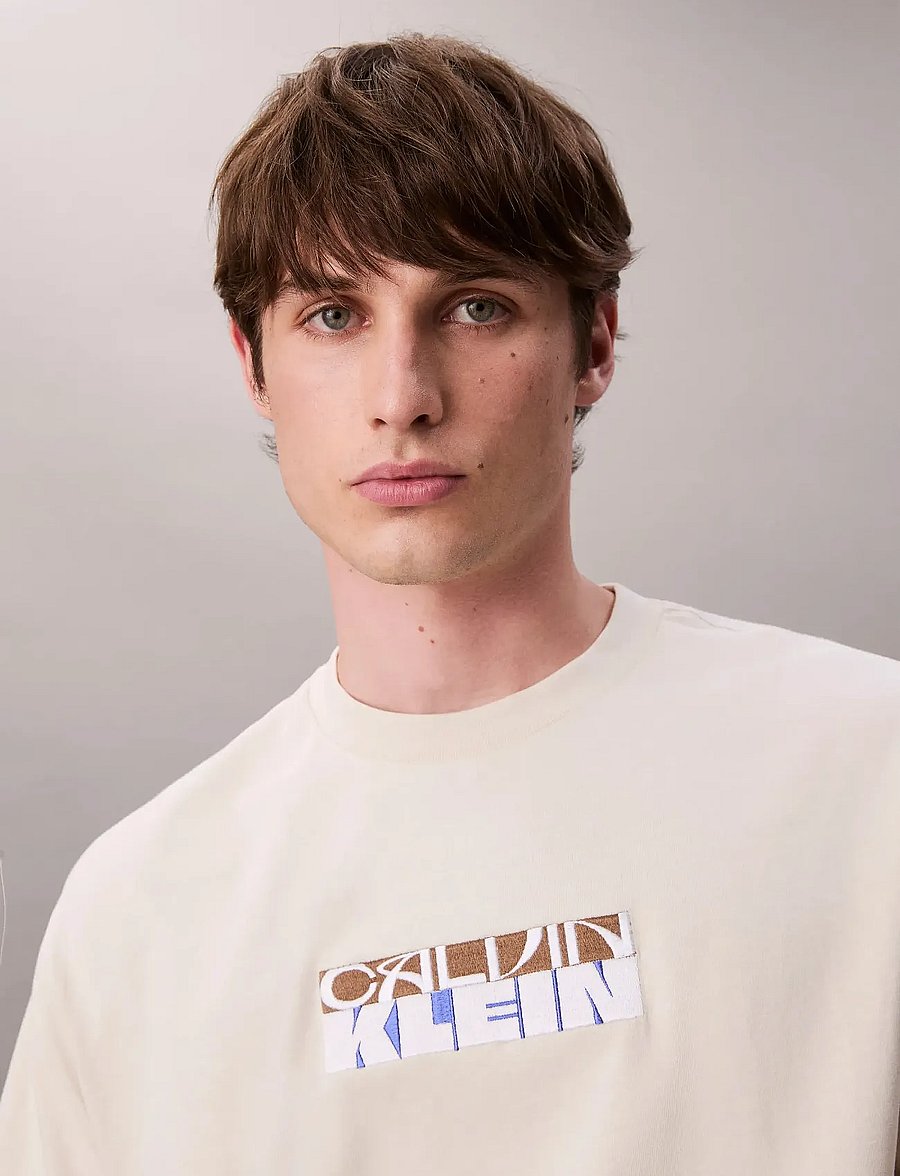 Calvin Klein Jeans - SS 16S TC CALVIN KLEIN BLOCK GRA - kurzärmelige t-shirts - bone white - 3