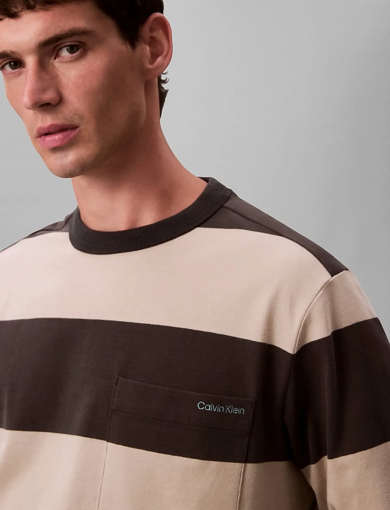 Calvin Klein Jeans - LS SUEDED STRIPE POCKET TEE - långärmade t-shirts - pirate black - 4