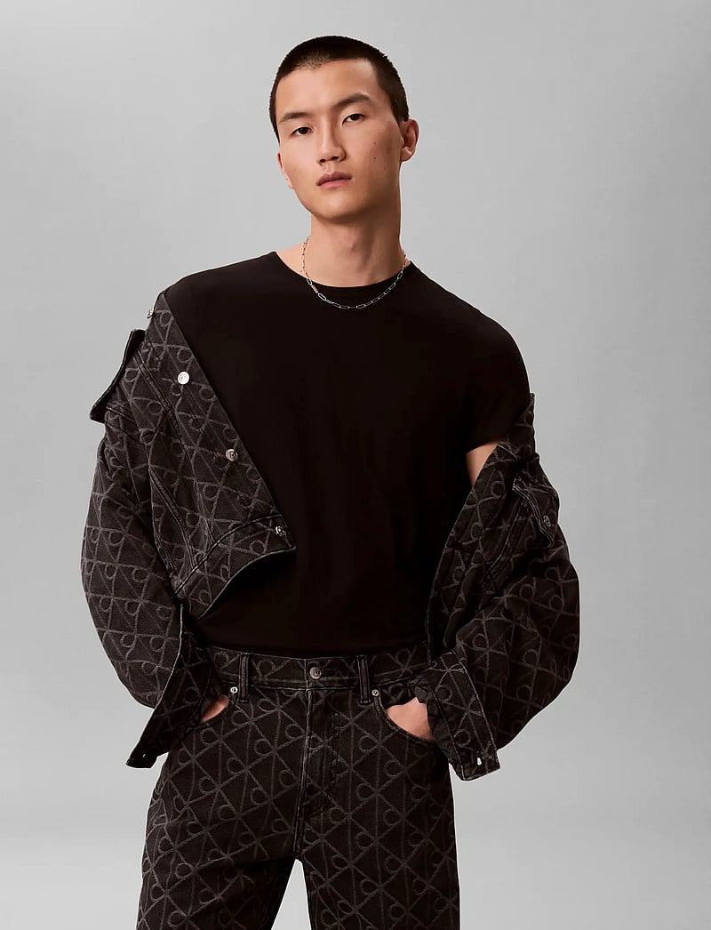 Calvin Klein Jeans - 90S BLACK EMBLEM JACQUARD TRUCKE - ungefütterte denimjacken - black emblem - 4