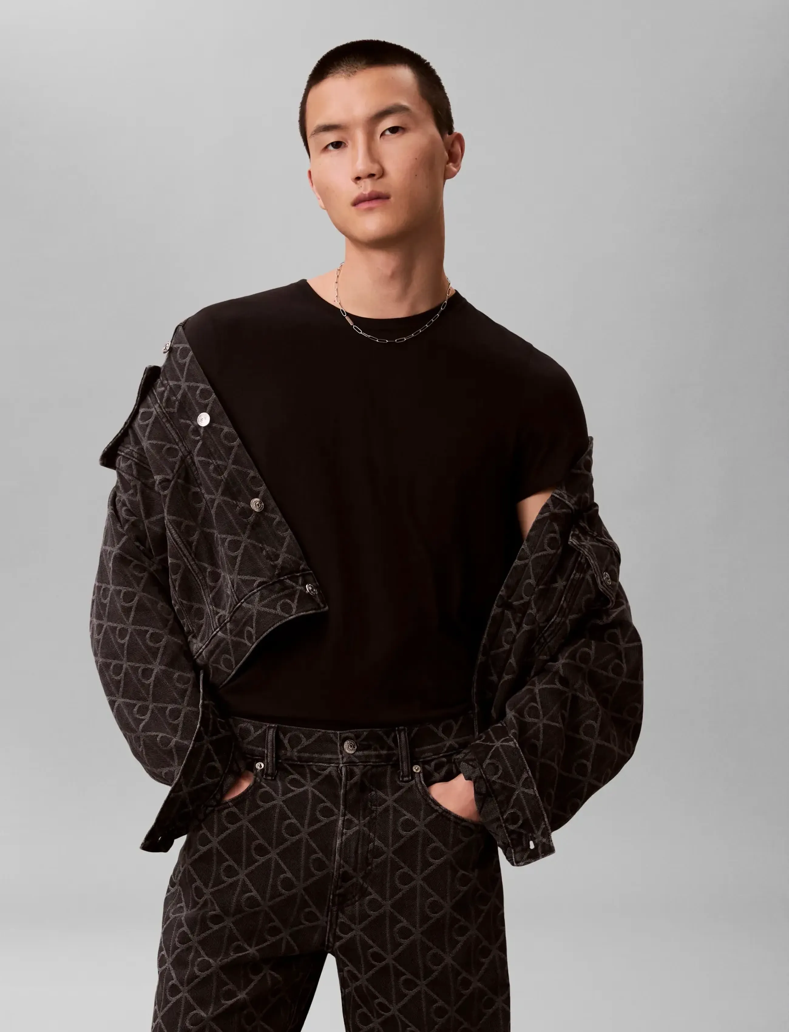 Calvin Klein Jeans - 90S BLACK EMBLEM JACQUARD TRUCKE - spijkerjasjes zonder voering - black emblem - 4