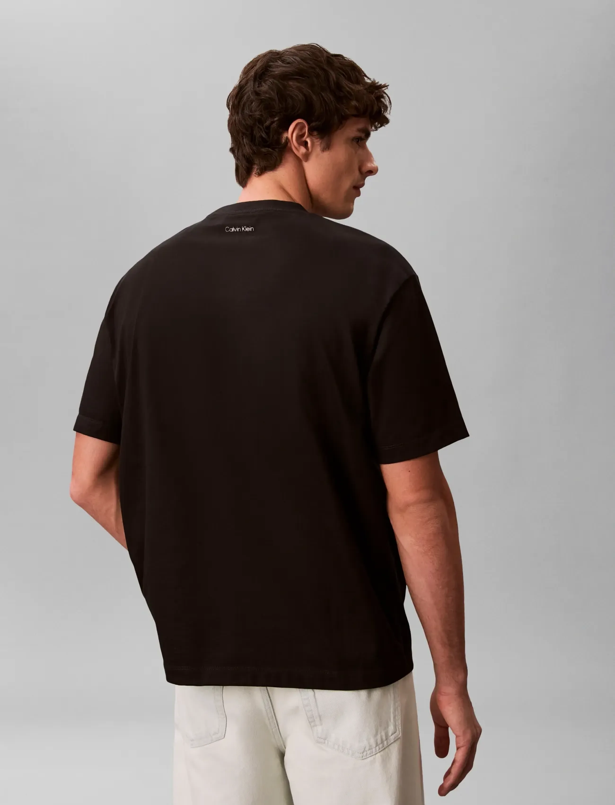 Calvin Klein Jeans - 16S APRIL GRAPHIC SEASONAL FASHI - kortærmede t-shirts - black - 2