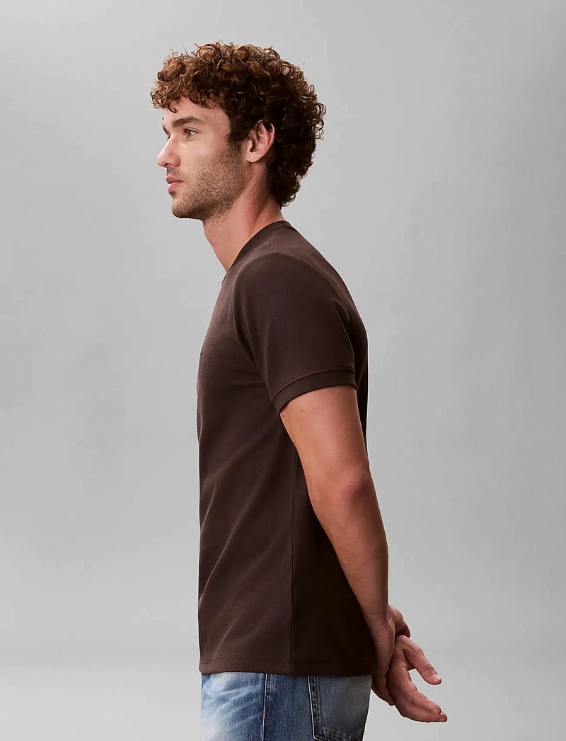 Calvin Klein Jeans - SS SLIM MICRO WAFFLE CREWNK TEE - marškinėliai trumpomis rankovėmis - mulch - 4