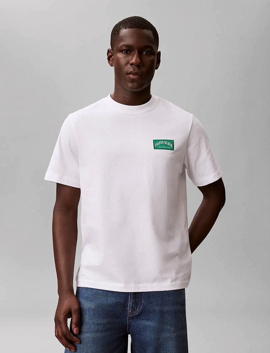 Calvin Klein Jeans - SS 20S EASY COLLEGIATE BADGE TEE - short-sleeved t-shirts - bright white - 3