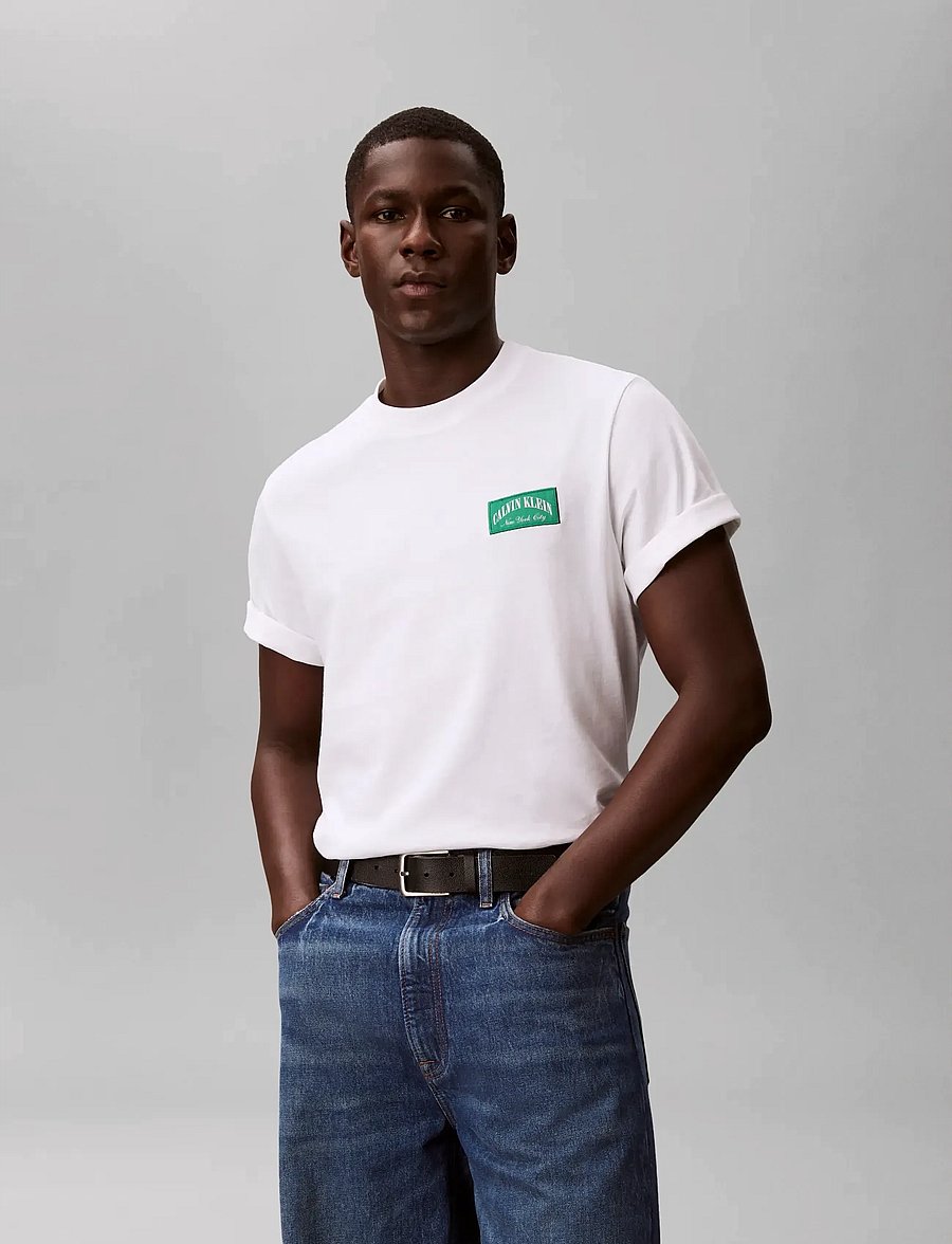 Calvin Klein Jeans - SS 20S EASY COLLEGIATE BADGE TEE - short-sleeved t-shirts - bright white - 5